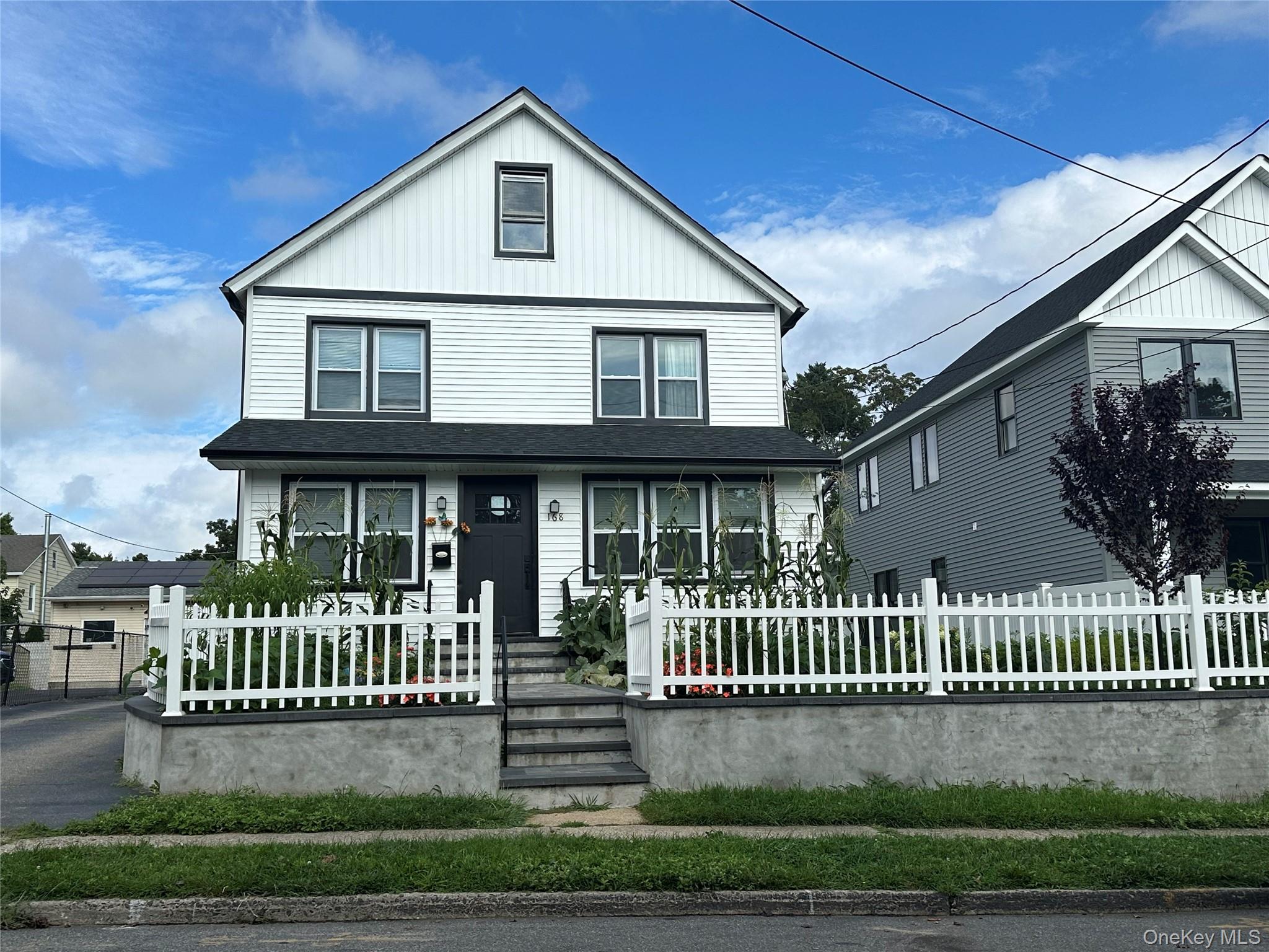 #1 photo, 168 Jefferson Avenue, Roslyn Heights , NY 11577