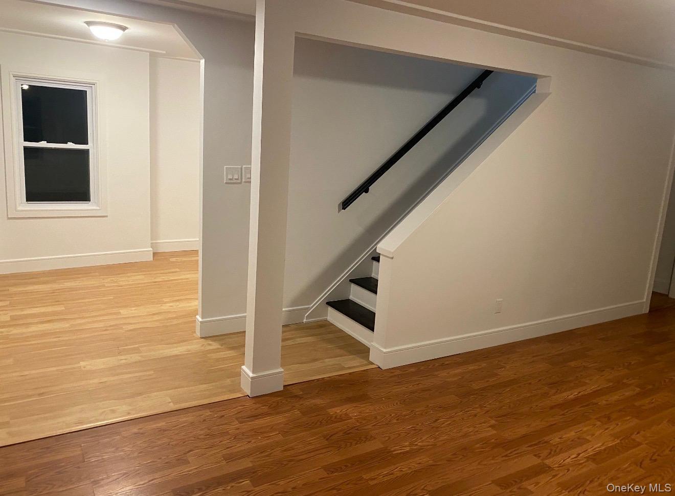 #4 photo, 168 Jefferson Avenue, Roslyn Heights , NY 11577