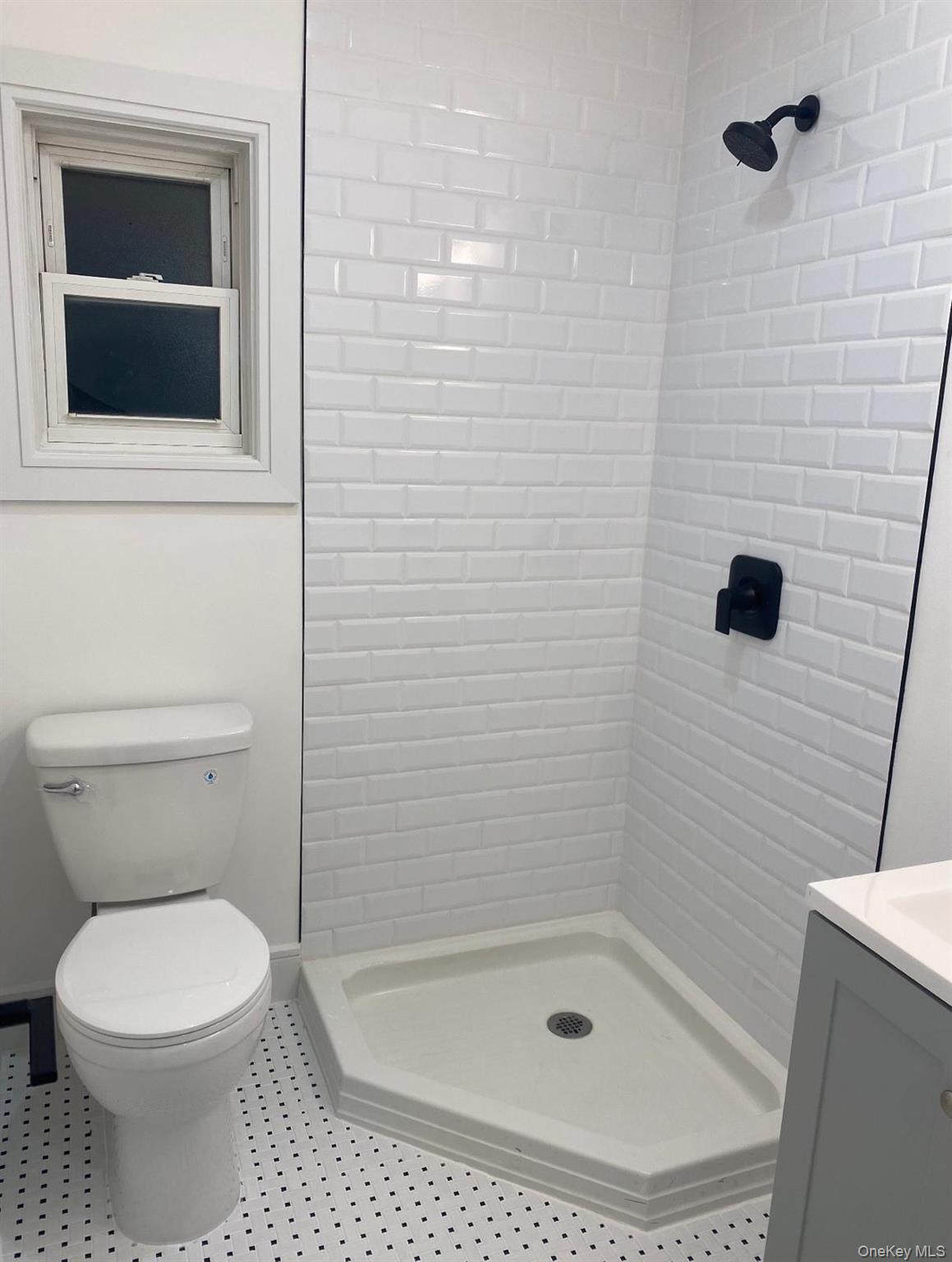 #5 photo, 168 Jefferson Avenue, Roslyn Heights , NY 11577