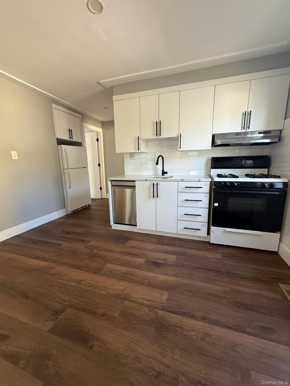 #8 photo, 168 Jefferson Avenue, Roslyn Heights , NY 11577