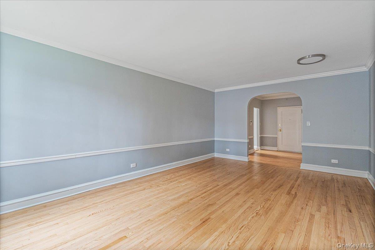 #10 photo, 22 Hamilton Place, Garden City , NY 11530