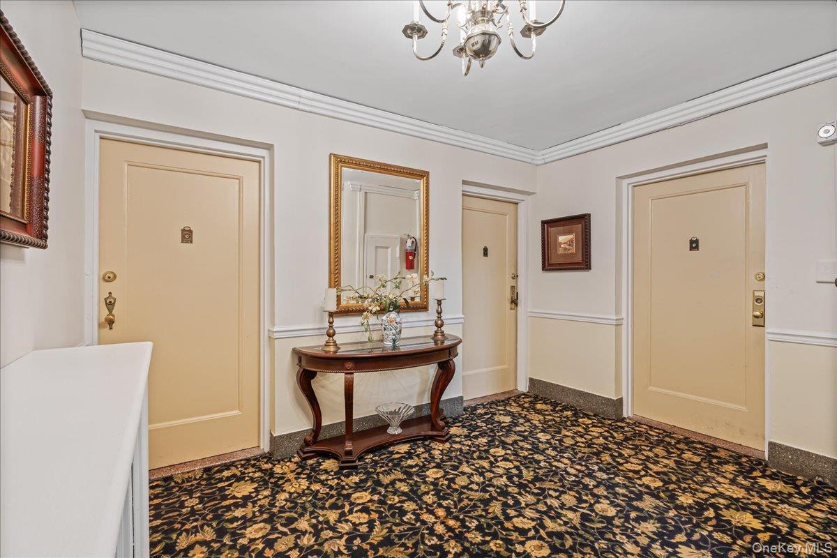 #4 photo, 22 Hamilton Place, Garden City , NY 11530