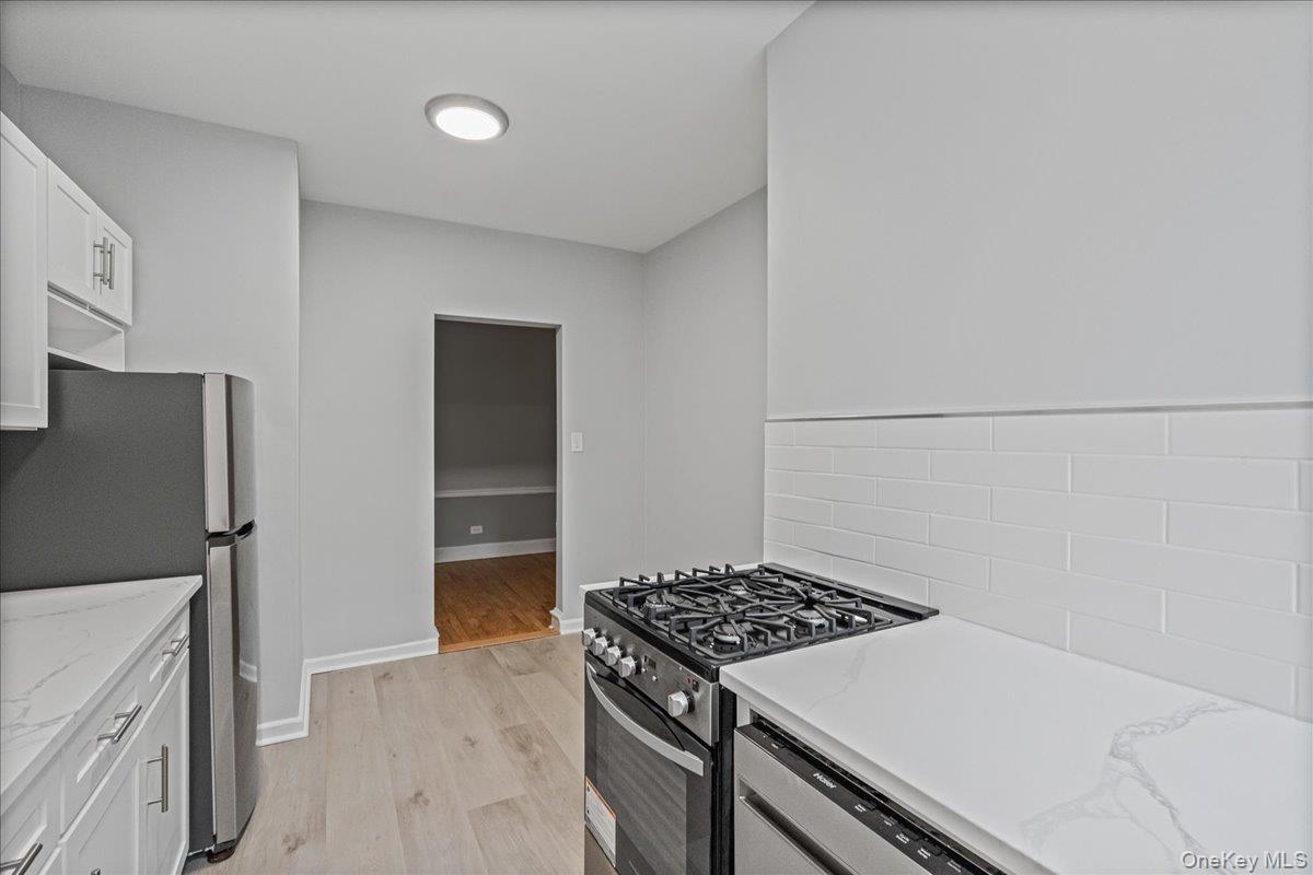 #7 photo, 22 Hamilton Place, Garden City , NY 11530