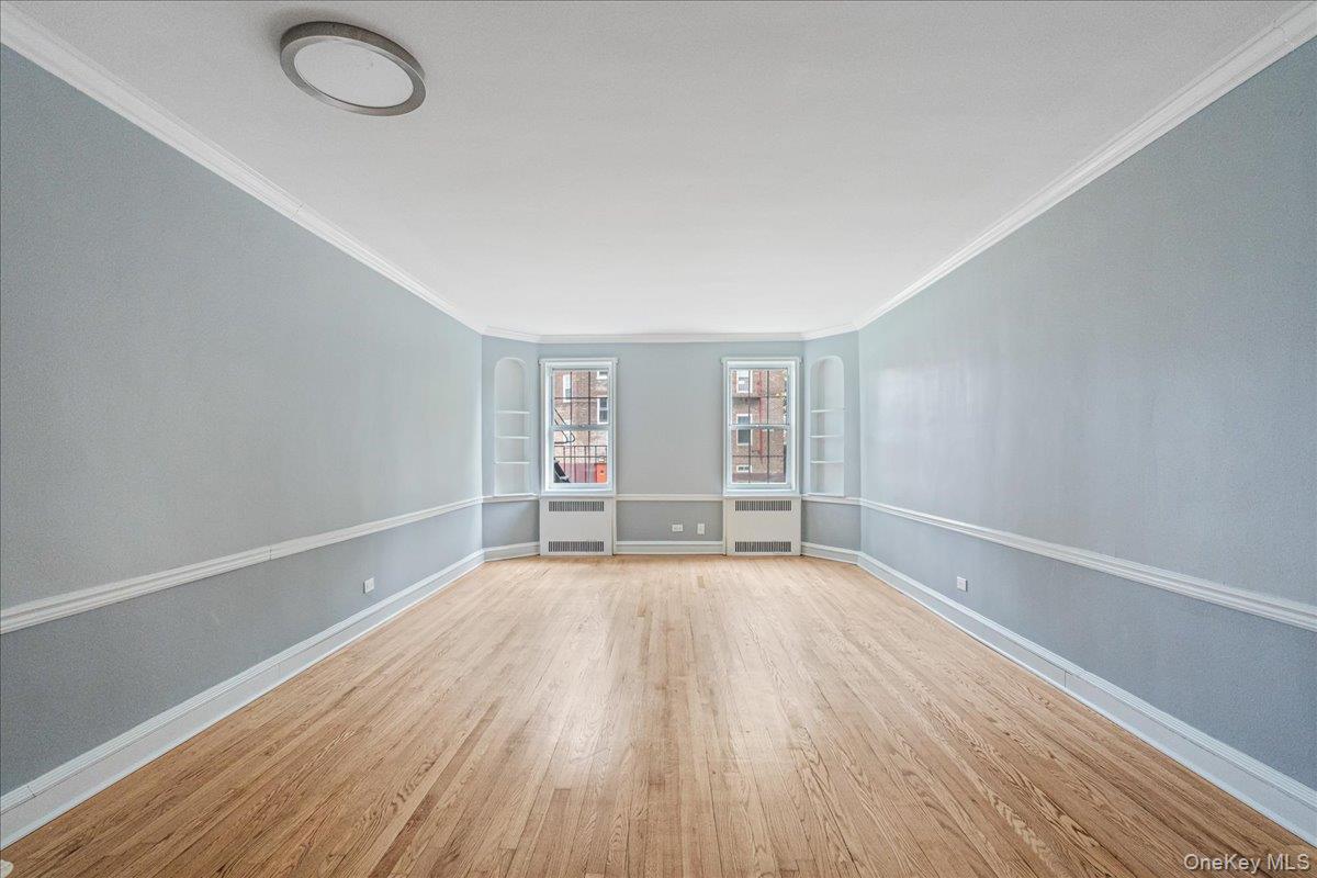 #8 photo, 22 Hamilton Place, Garden City , NY 11530