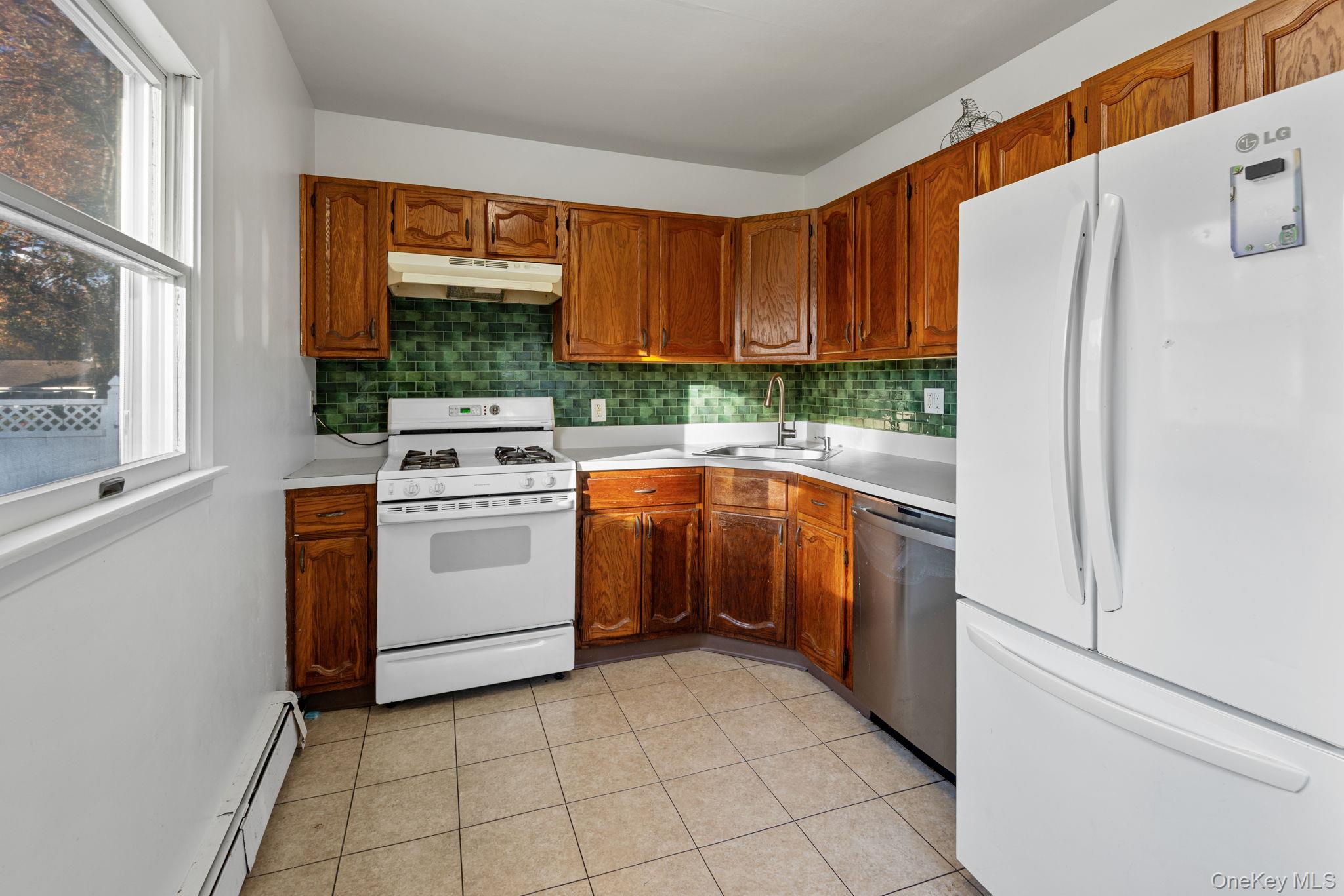 #13 photo, 28 Woodland Drive, Kings Park , NY 11754