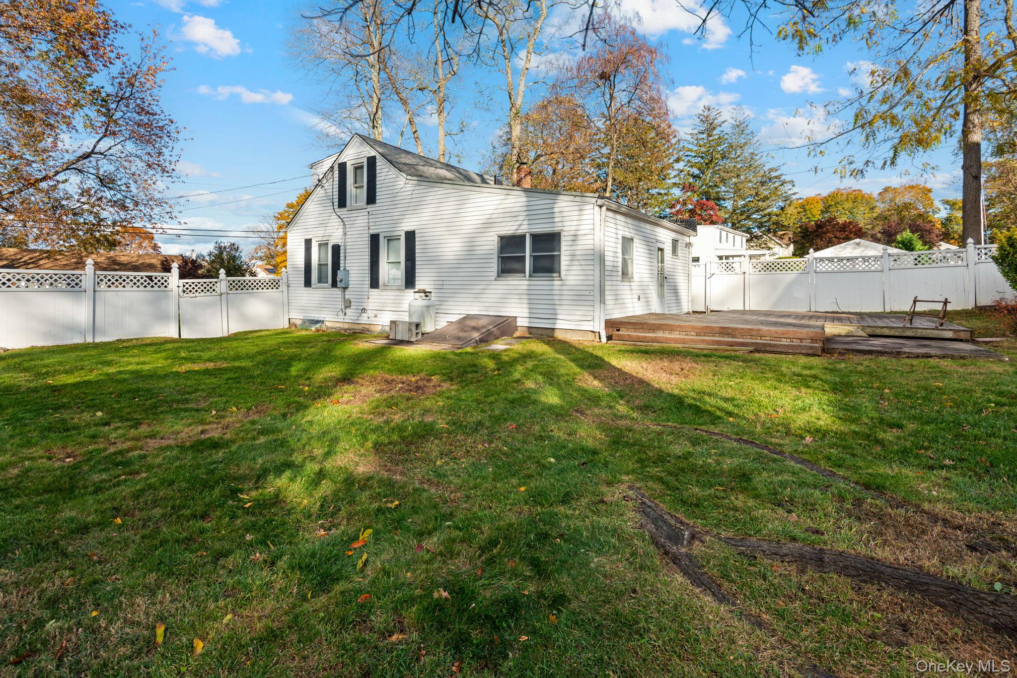 #7 photo, 28 Woodland Drive, Kings Park , NY 11754