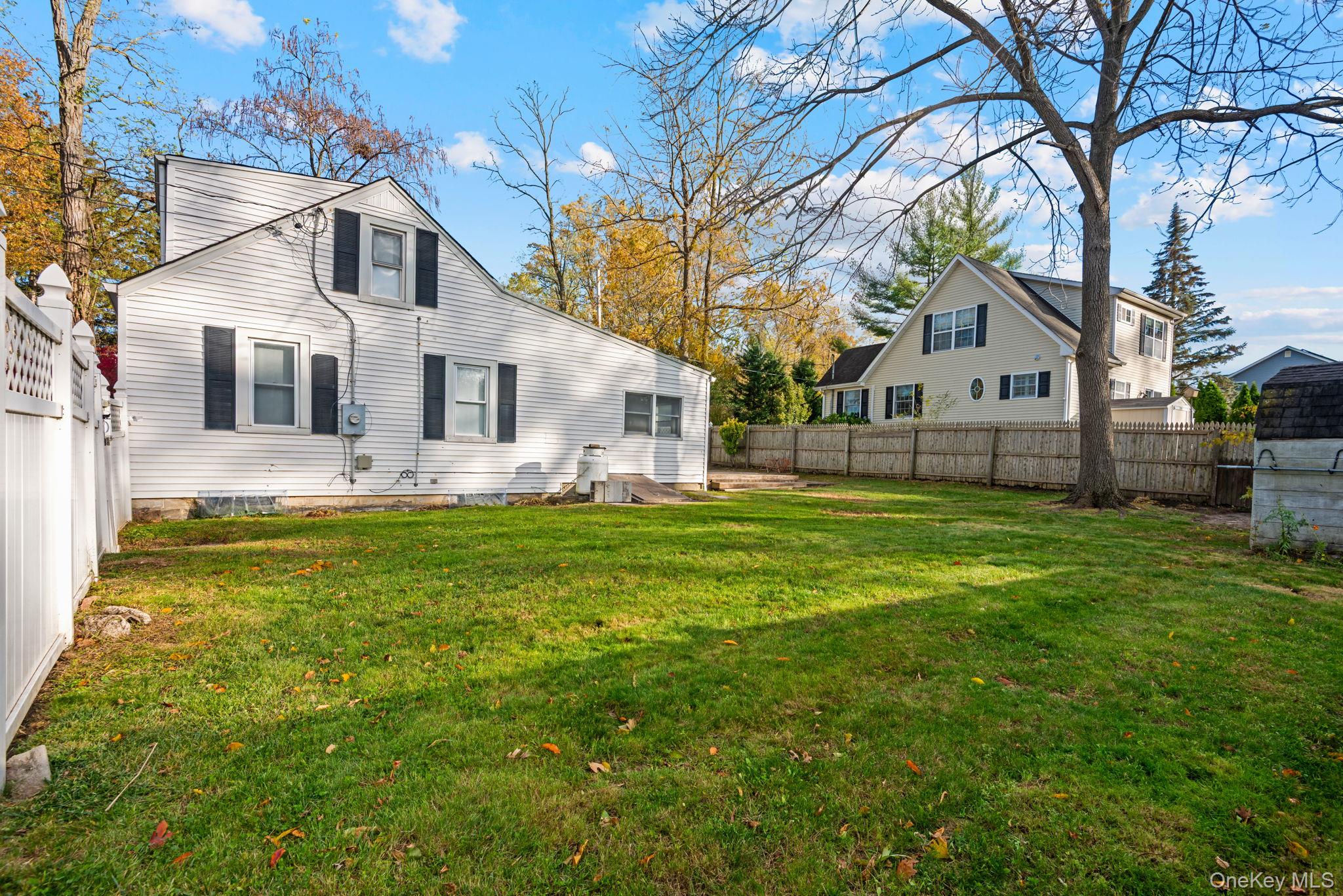 #8 photo, 28 Woodland Drive, Kings Park , NY 11754