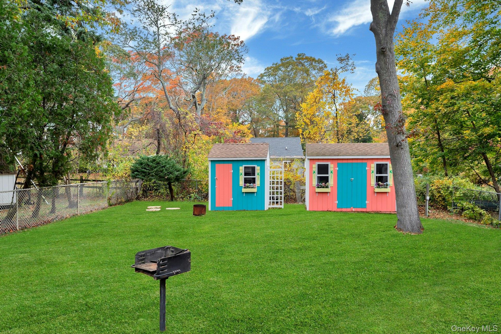 #19 photo, 210 3rd Street, Laurel , NY 11948