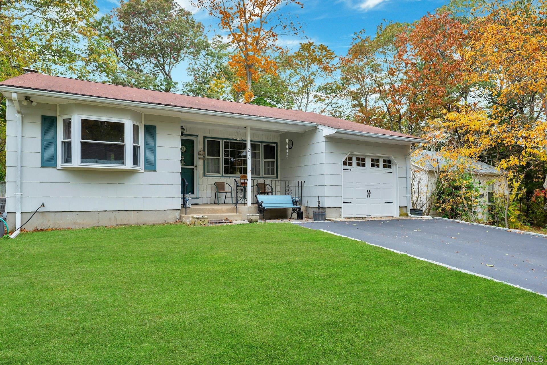 #5 photo, 210 3rd Street, Laurel , NY 11948