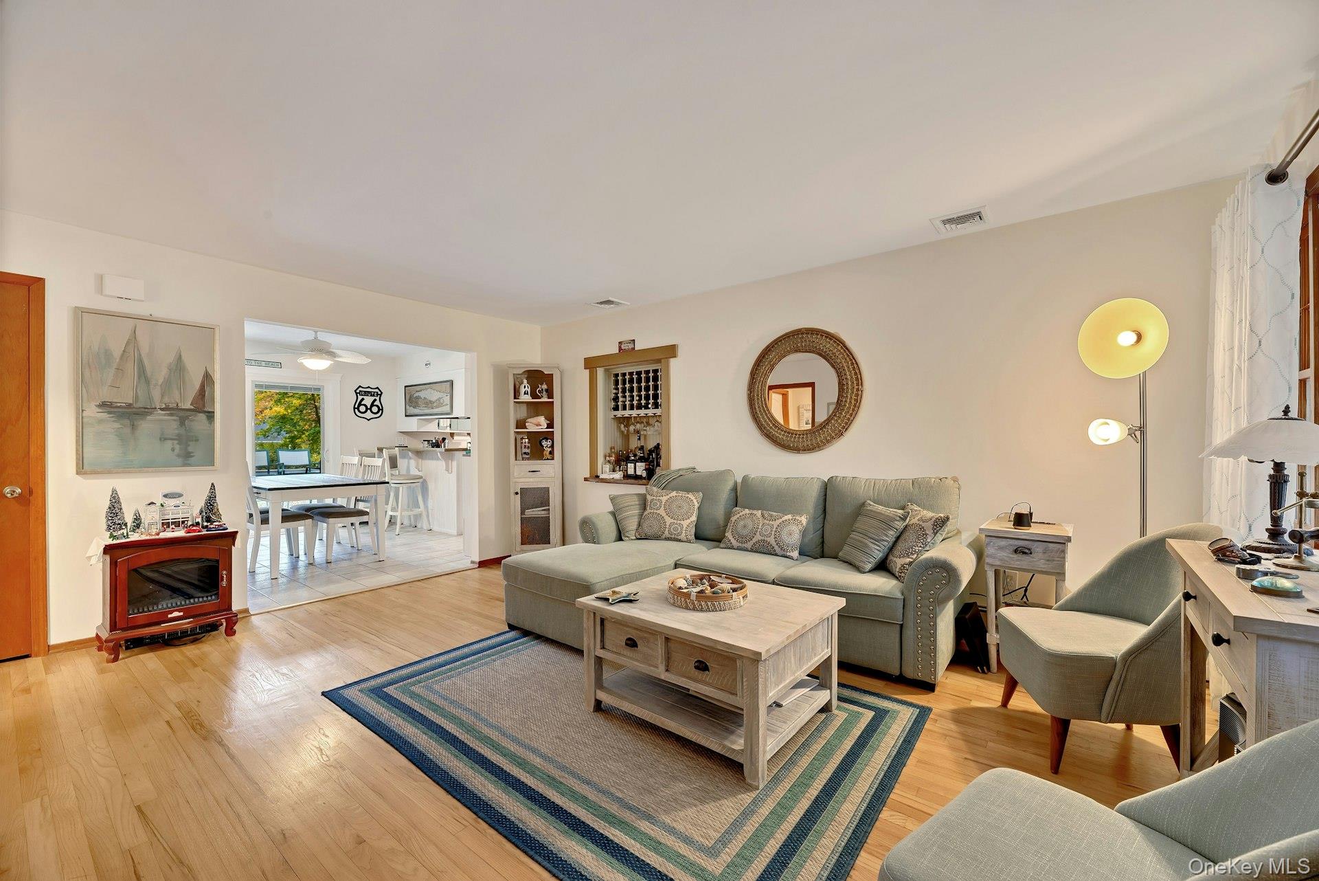 #8 photo, 210 3rd Street, Laurel , NY 11948