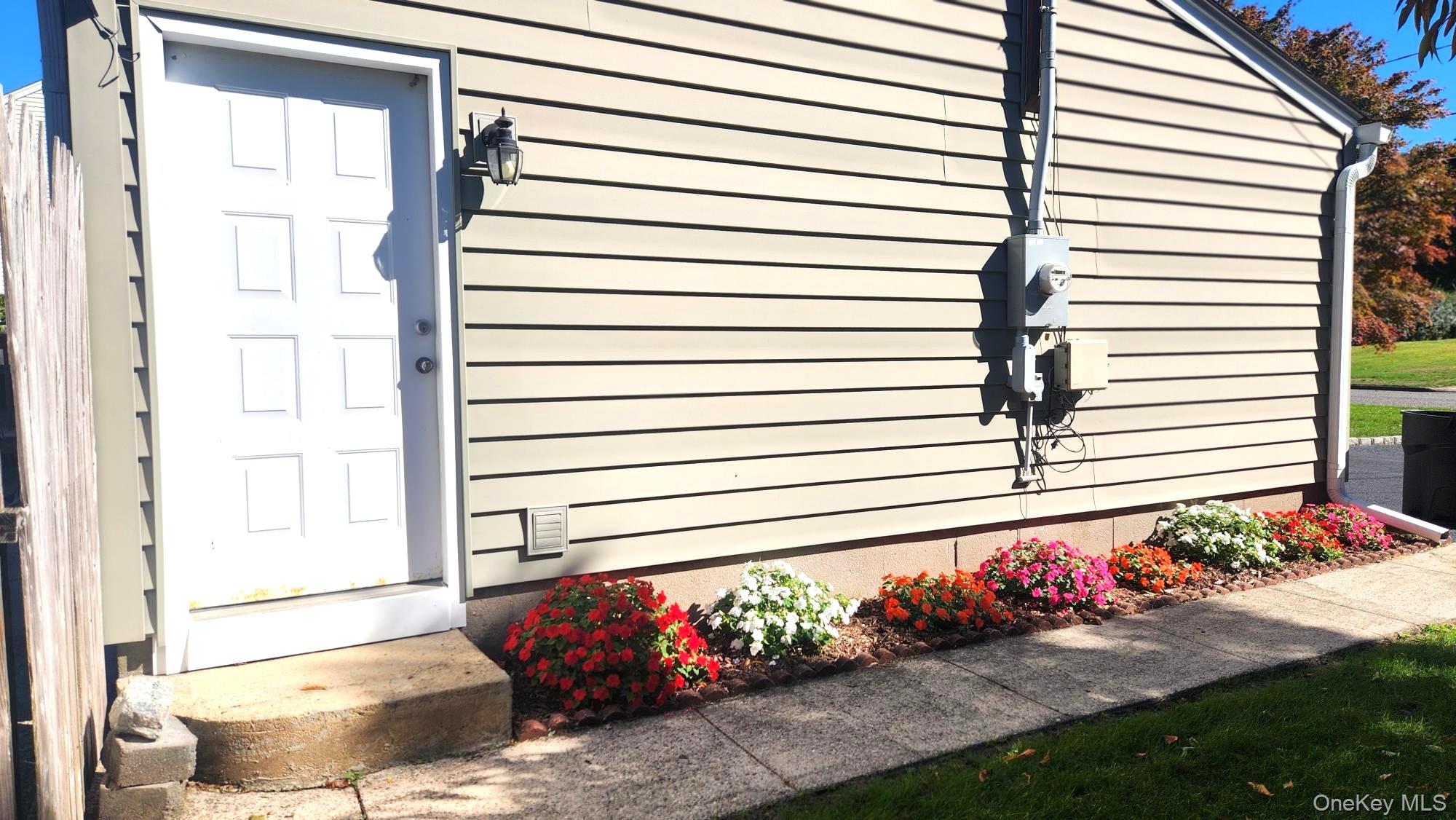 #17 photo, 439 Southport Street, Ronkonkoma , NY 11779