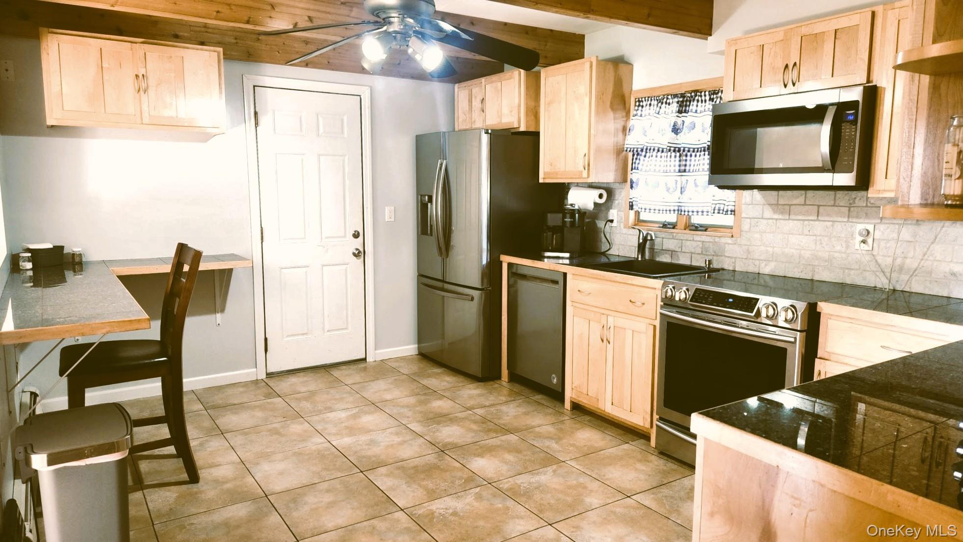 #4 photo, 439 Southport Street, Ronkonkoma , NY 11779