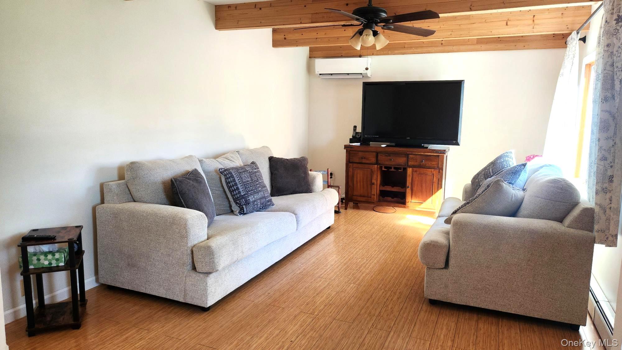 #5 photo, 439 Southport Street, Ronkonkoma , NY 11779