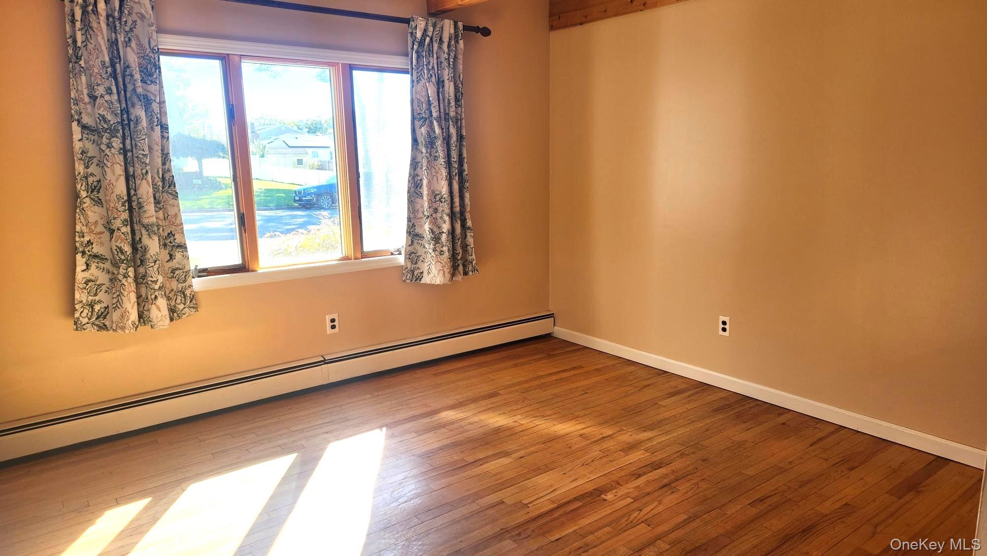 #6 photo, 439 Southport Street, Ronkonkoma , NY 11779