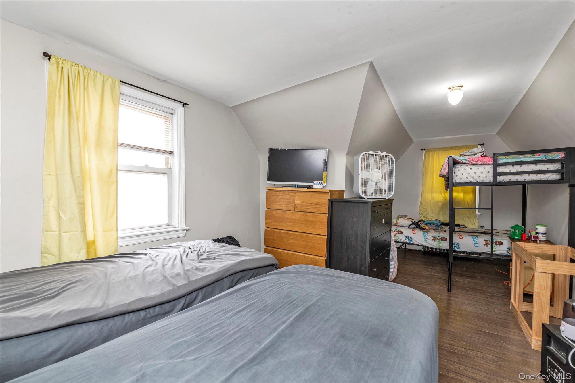 #8 photo, 106 W Marshall Street, Hempstead , NY 11550