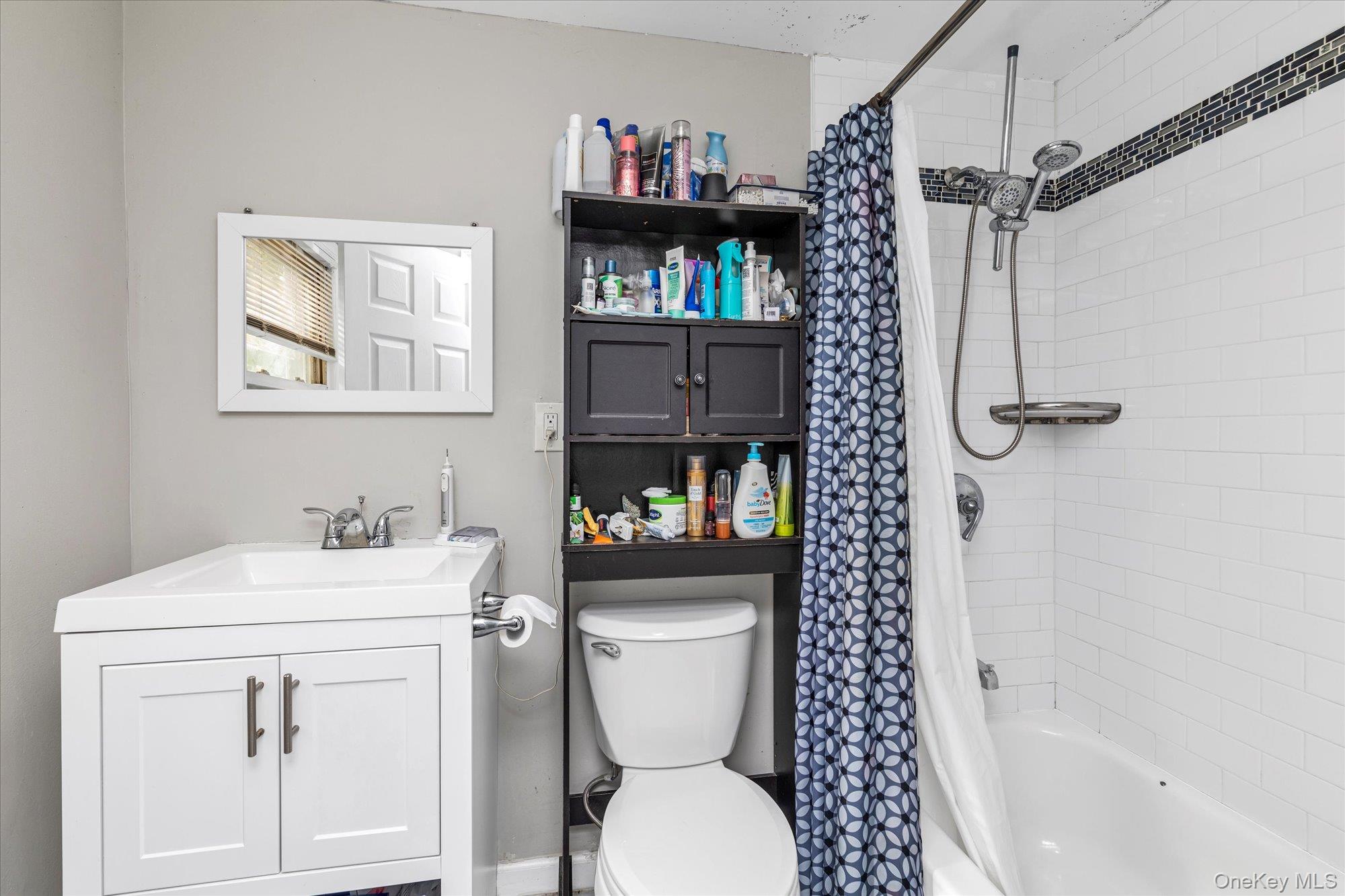 #9 photo, 106 W Marshall Street, Hempstead , NY 11550