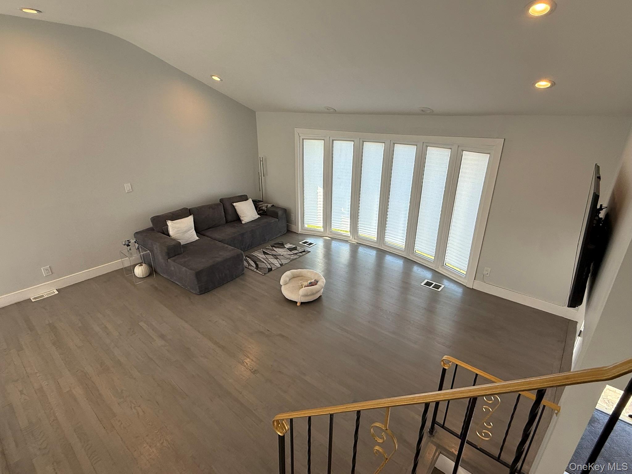 #11 photo, 640 Derby Avenue, Woodmere , NY 11598