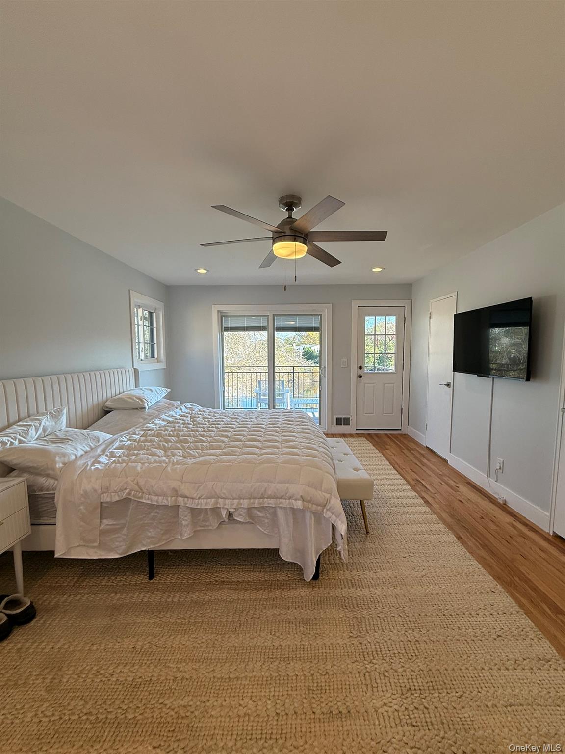 #18 photo, 640 Derby Avenue, Woodmere , NY 11598