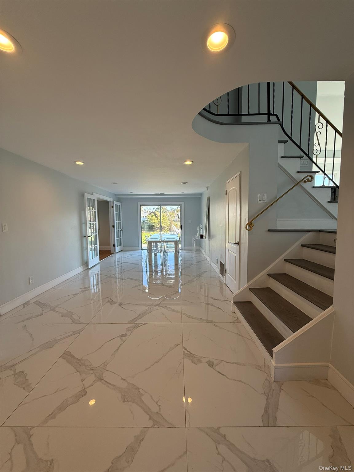 #8 photo, 640 Derby Avenue, Woodmere , NY 11598