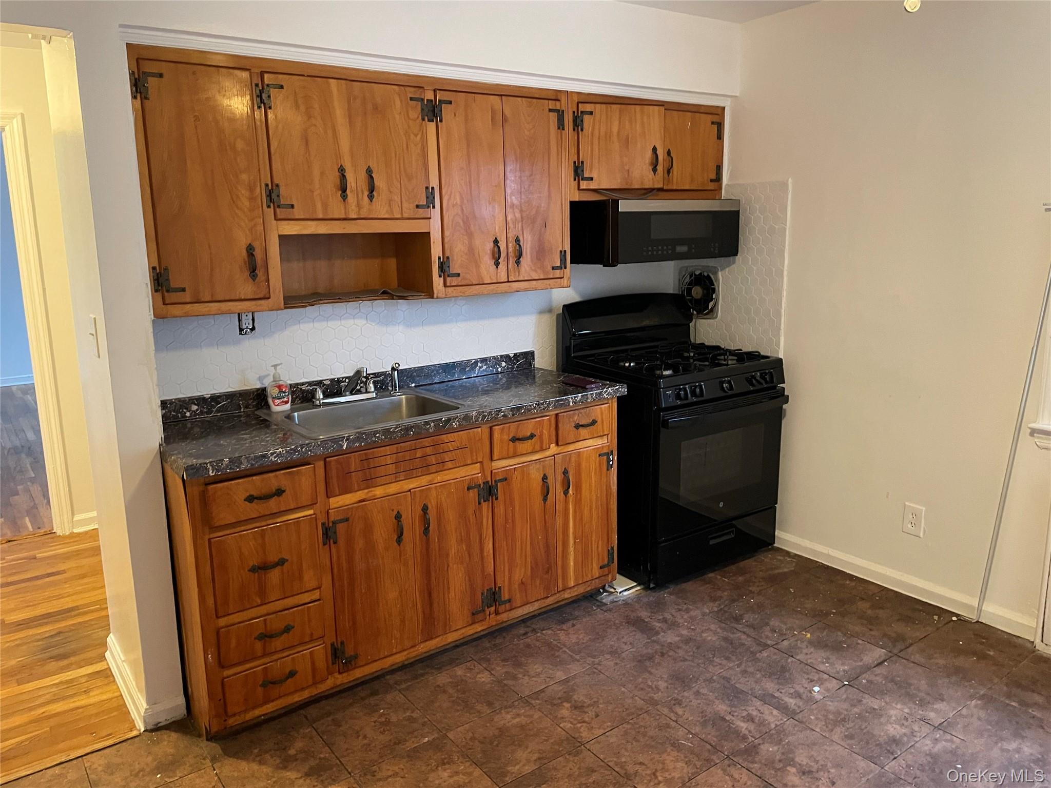 #16 photo, 1386 B Street, Elmont , NY 11003