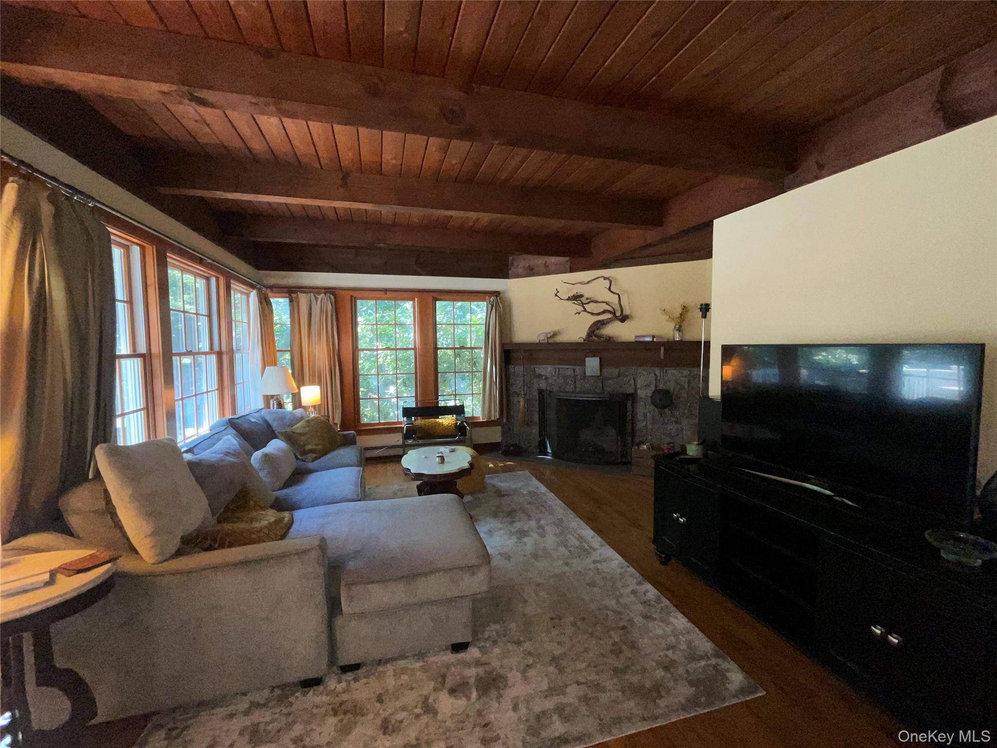 #10 photo, 106 Laurel Lane, Port Jefferson , NY 11777