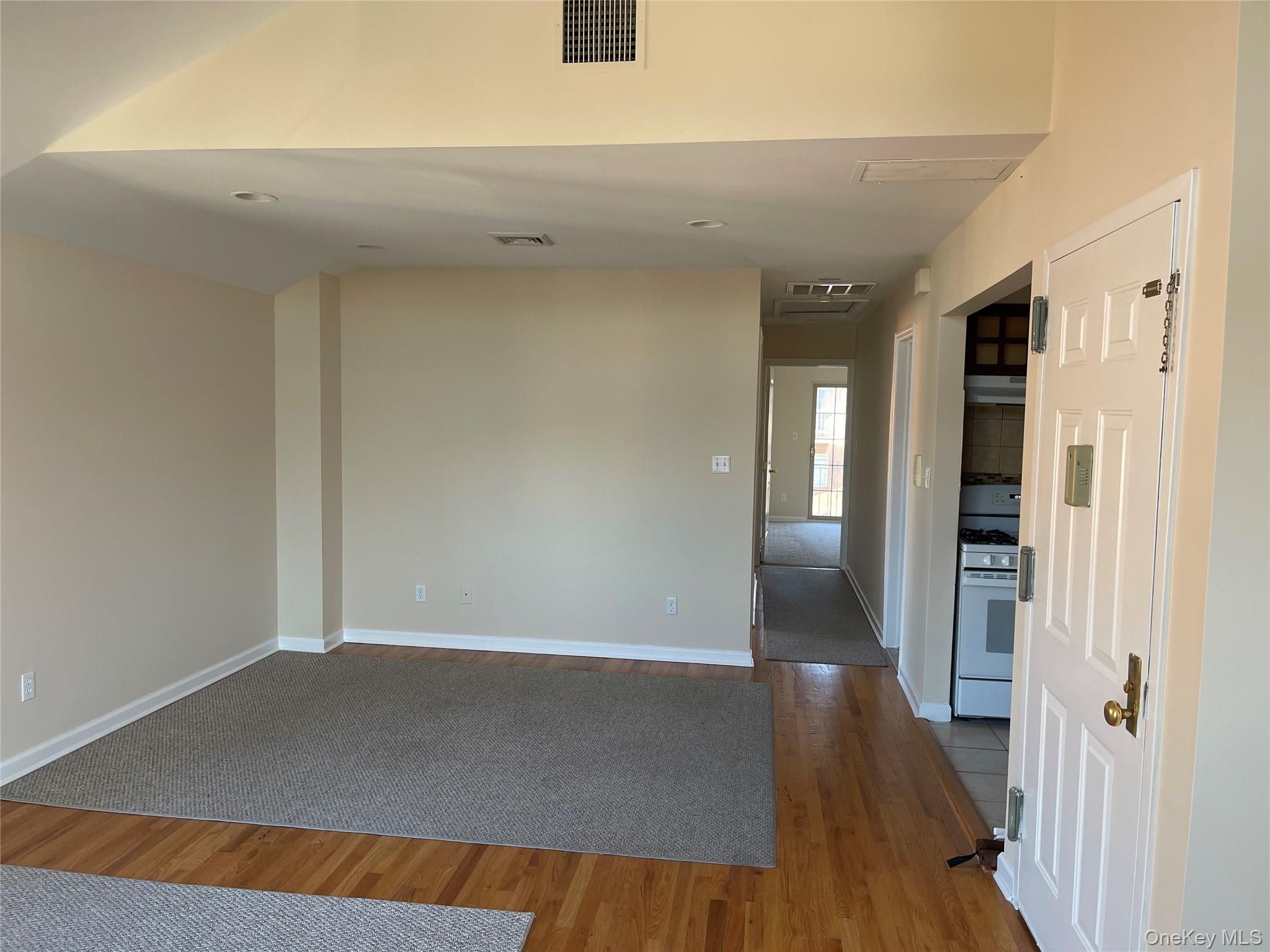 #5 photo, 88-22 70th Road, Forest Hills , NY 11375