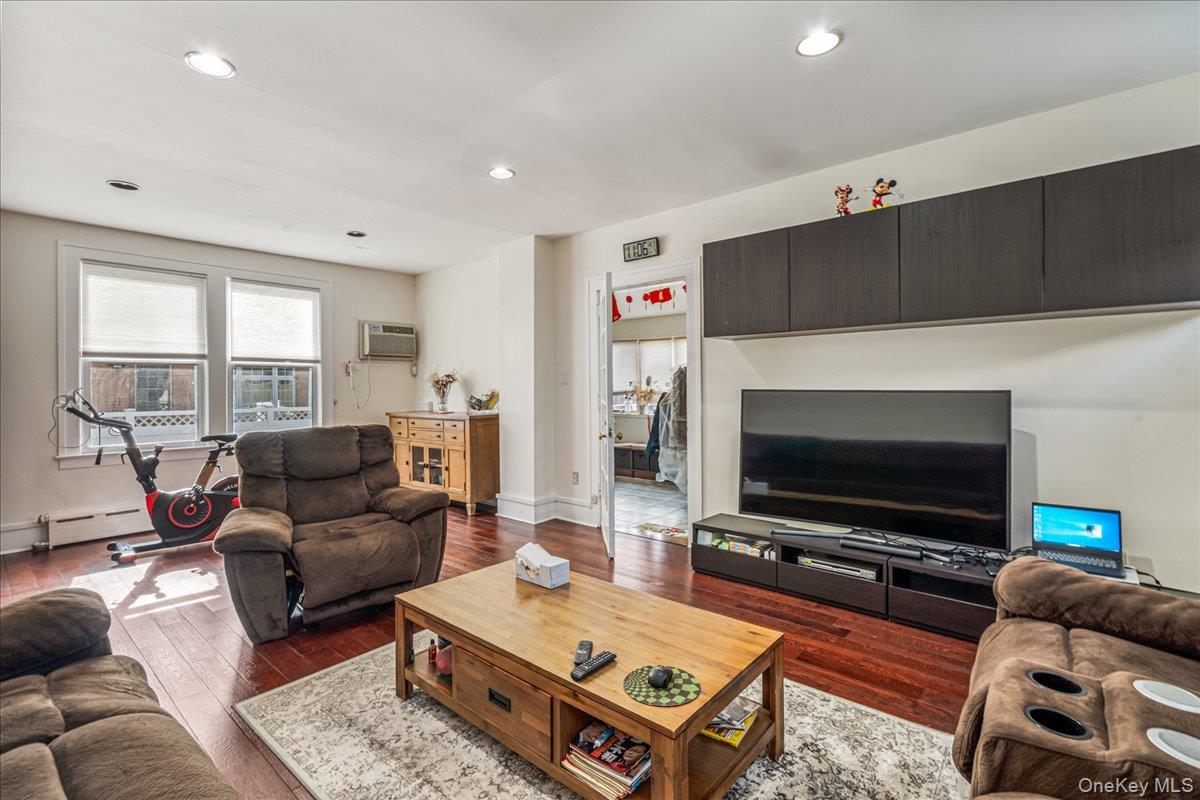 #8 photo, 4211 208th Street, Bayside , NY 11361