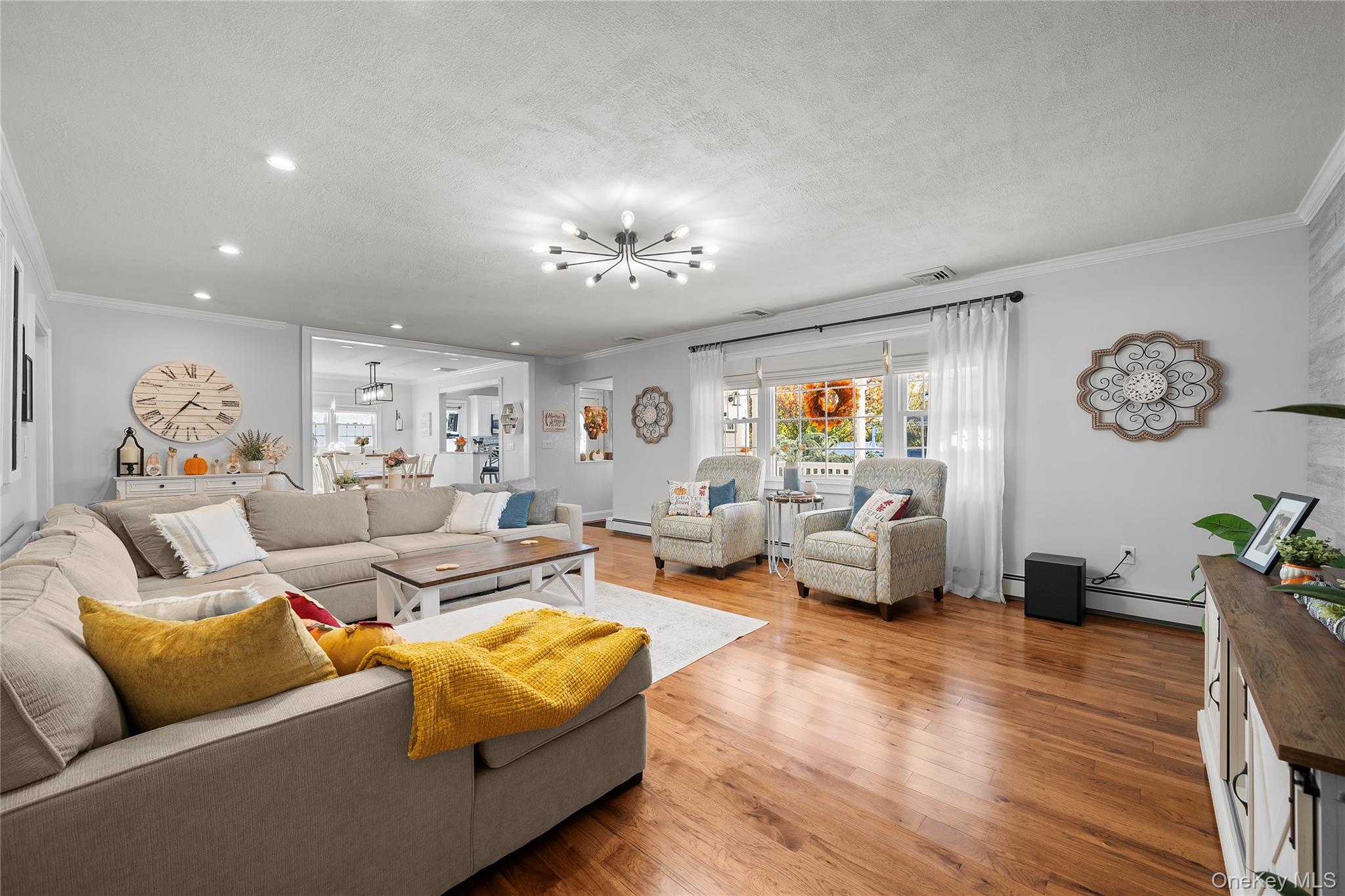 #8 photo, 160 Grand Central Avenue, Amityville , NY 11701