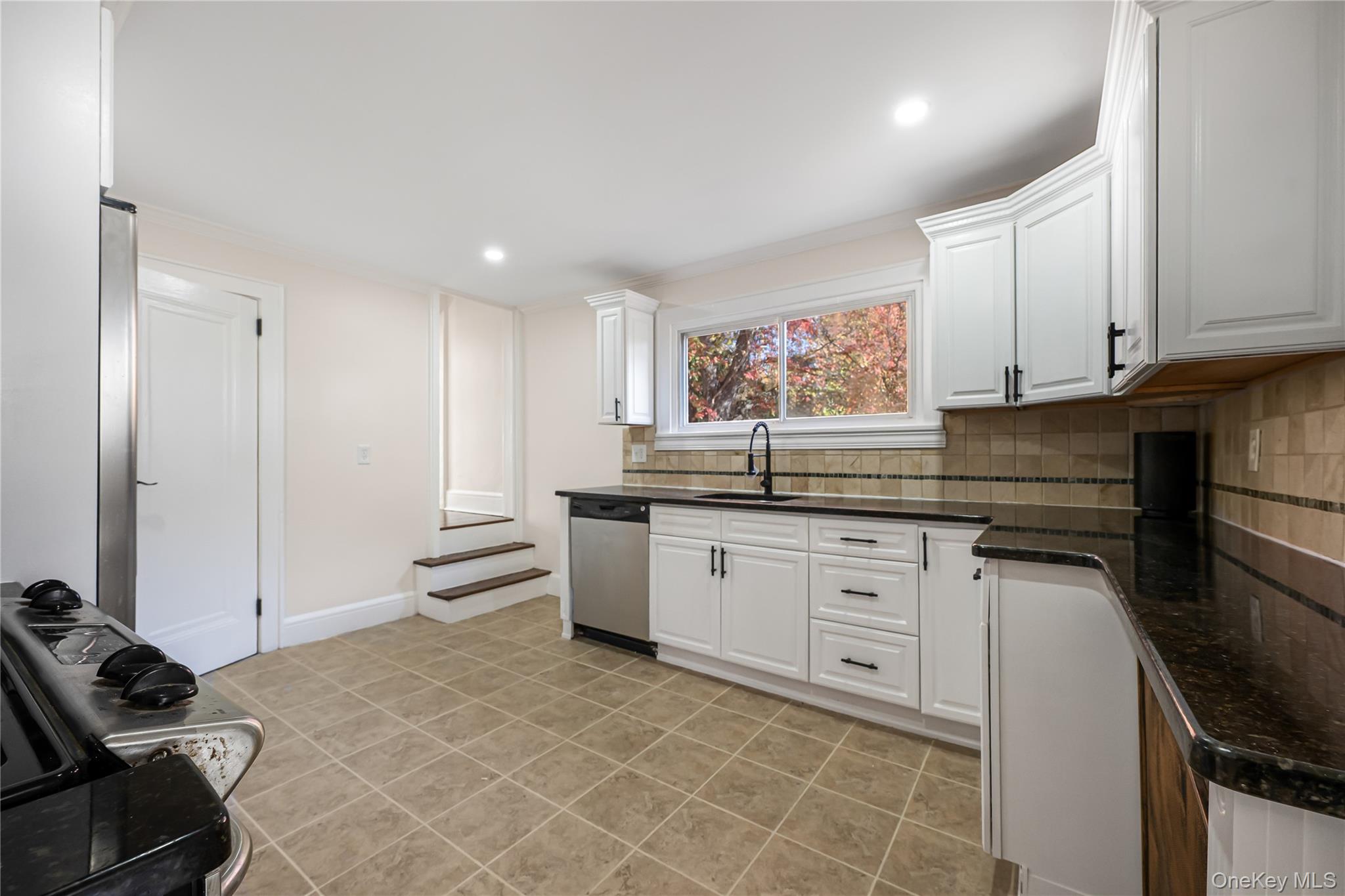 #14 photo, 39 Hillcrest Rd, Hartsdale , NY 10530