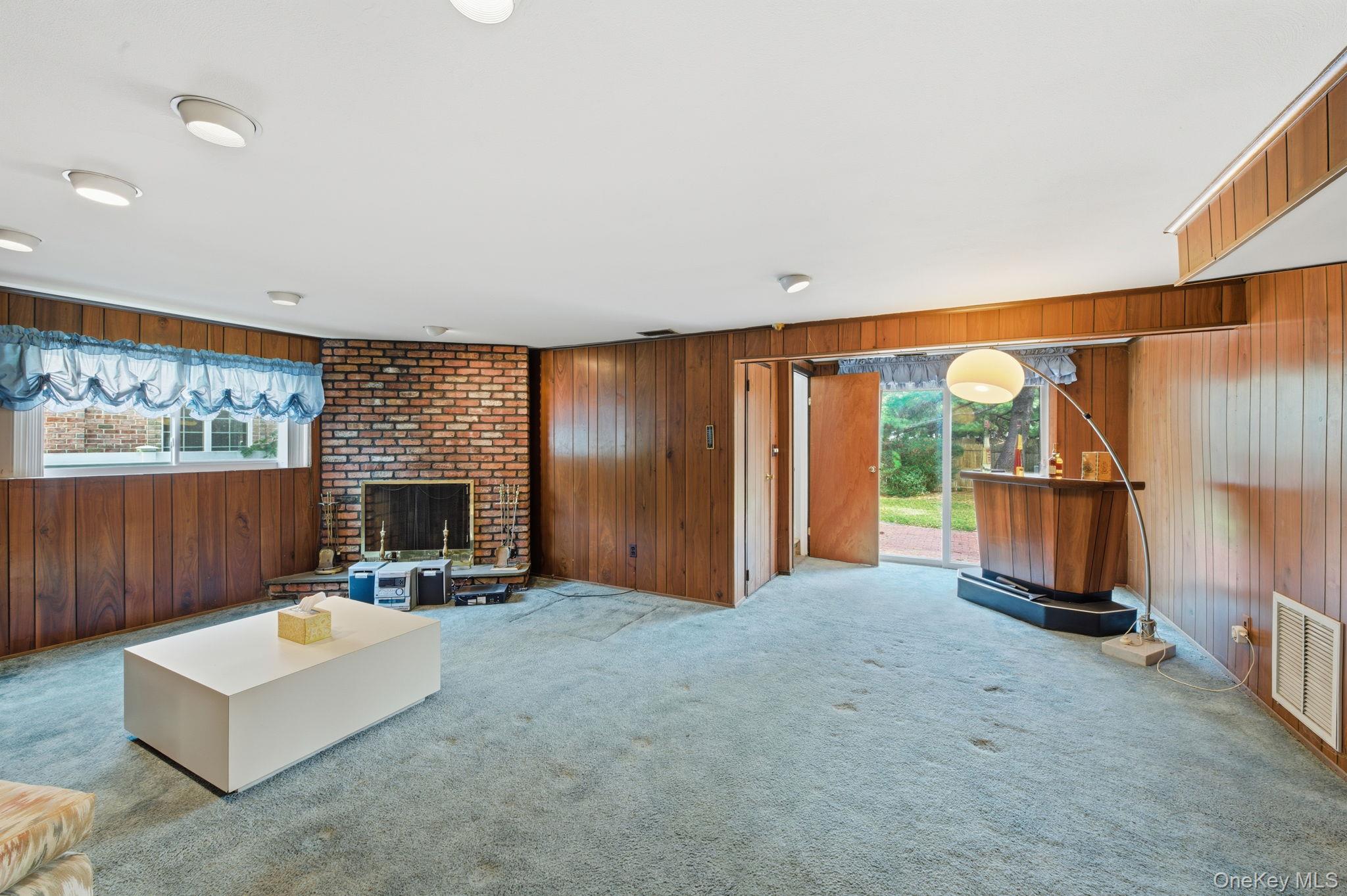 #14 photo, 18 Dunhill Road, Manhasset Hills , NY 11040