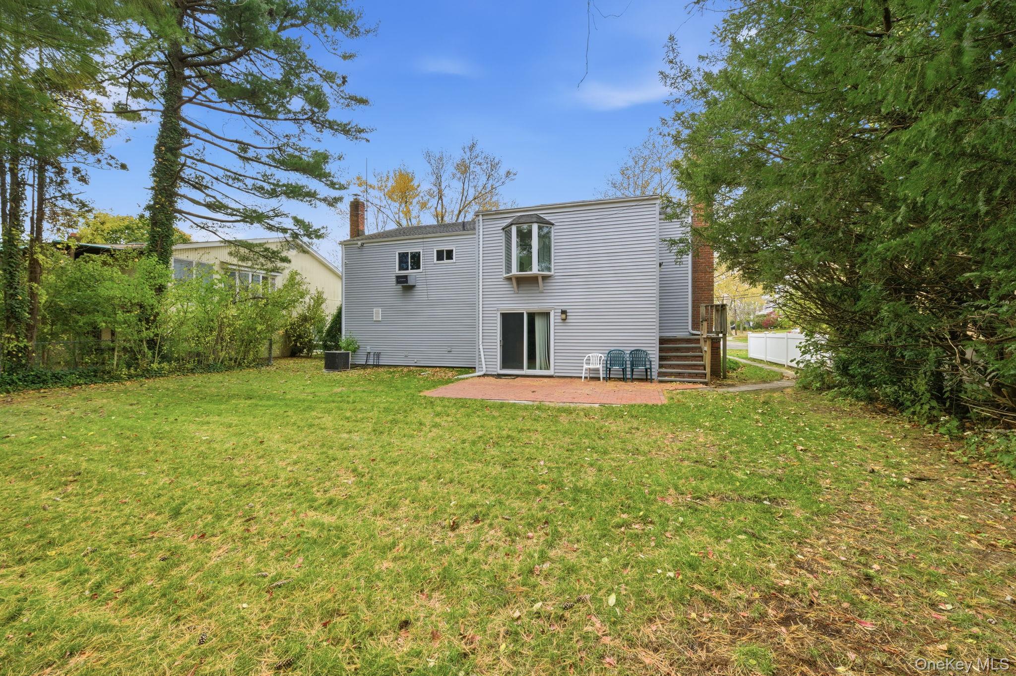#19 photo, 18 Dunhill Road, Manhasset Hills , NY 11040