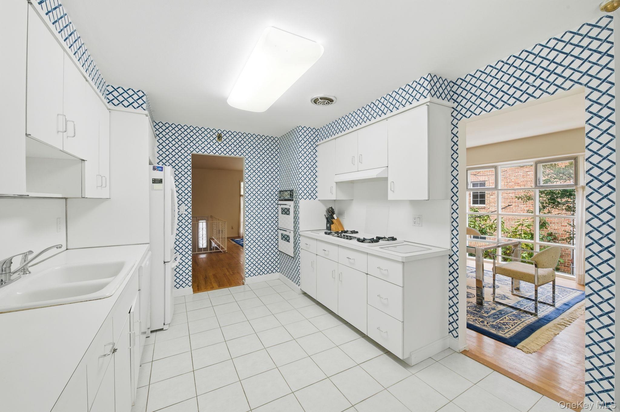 #7 photo, 18 Dunhill Road, Manhasset Hills , NY 11040