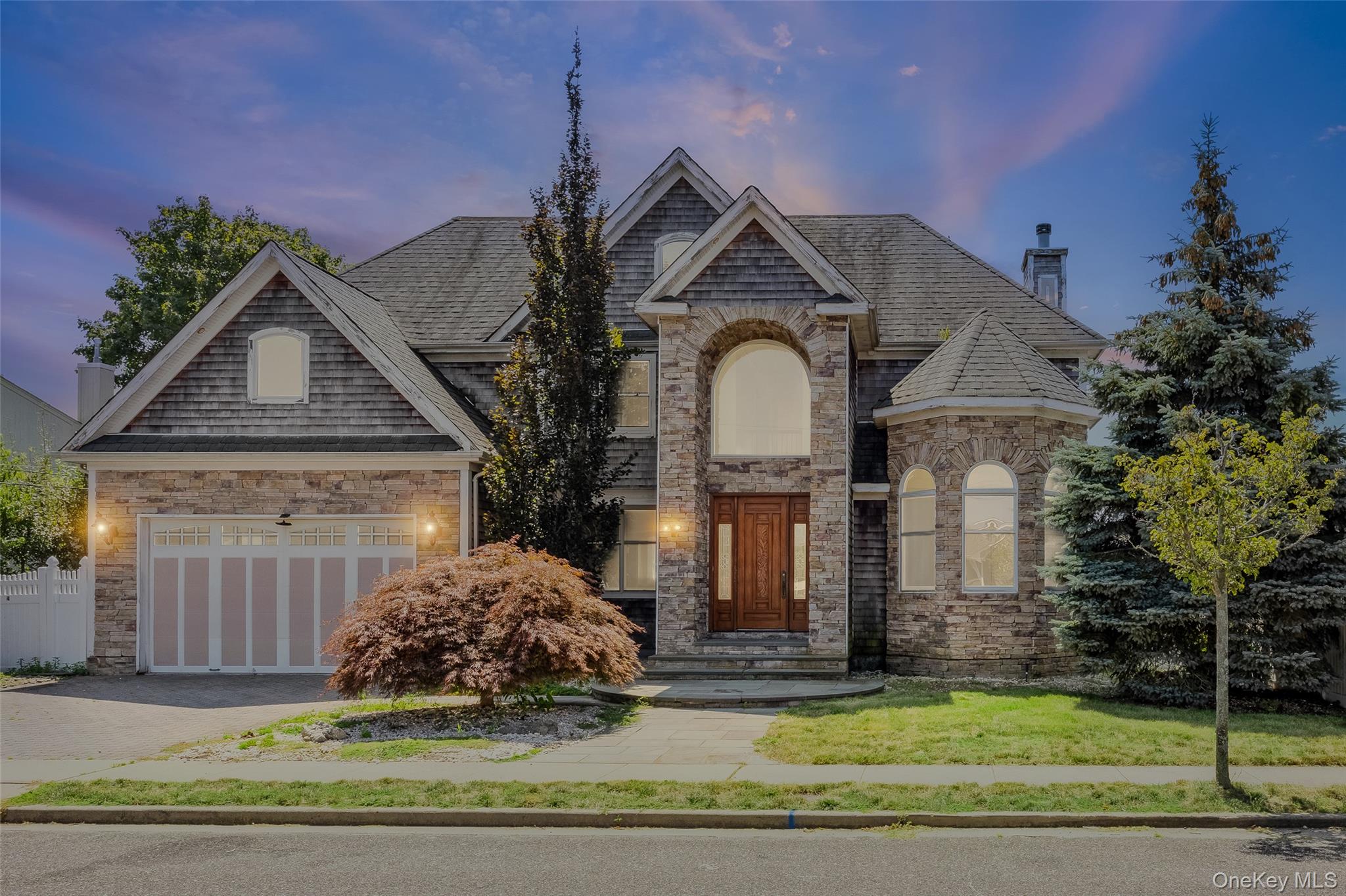 #1 photo, 4 Sutton Place, Massapequa , NY 11758