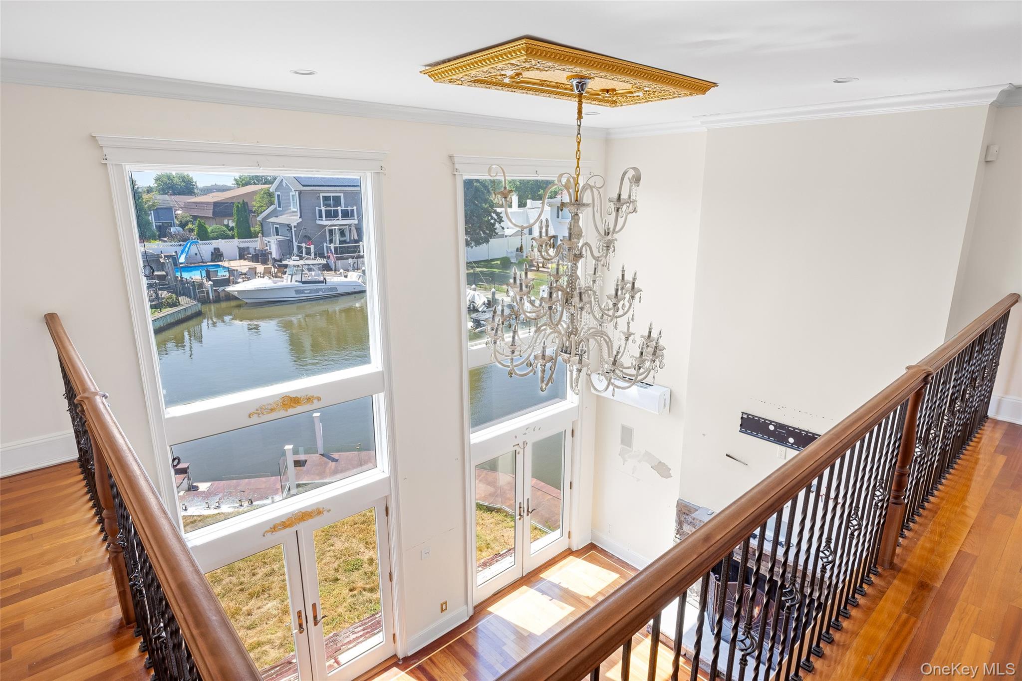 #10 photo, 4 Sutton Place, Massapequa , NY 11758