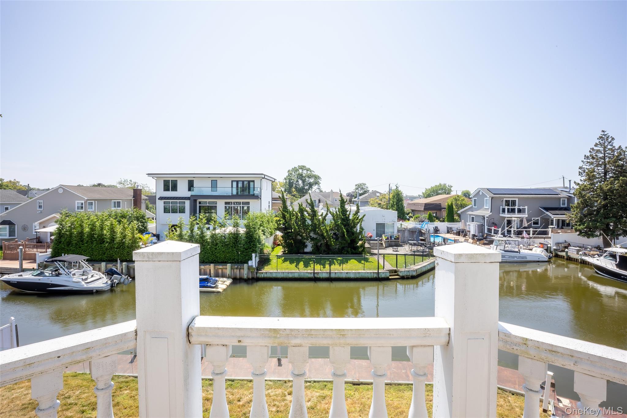 #13 photo, 4 Sutton Place, Massapequa , NY 11758