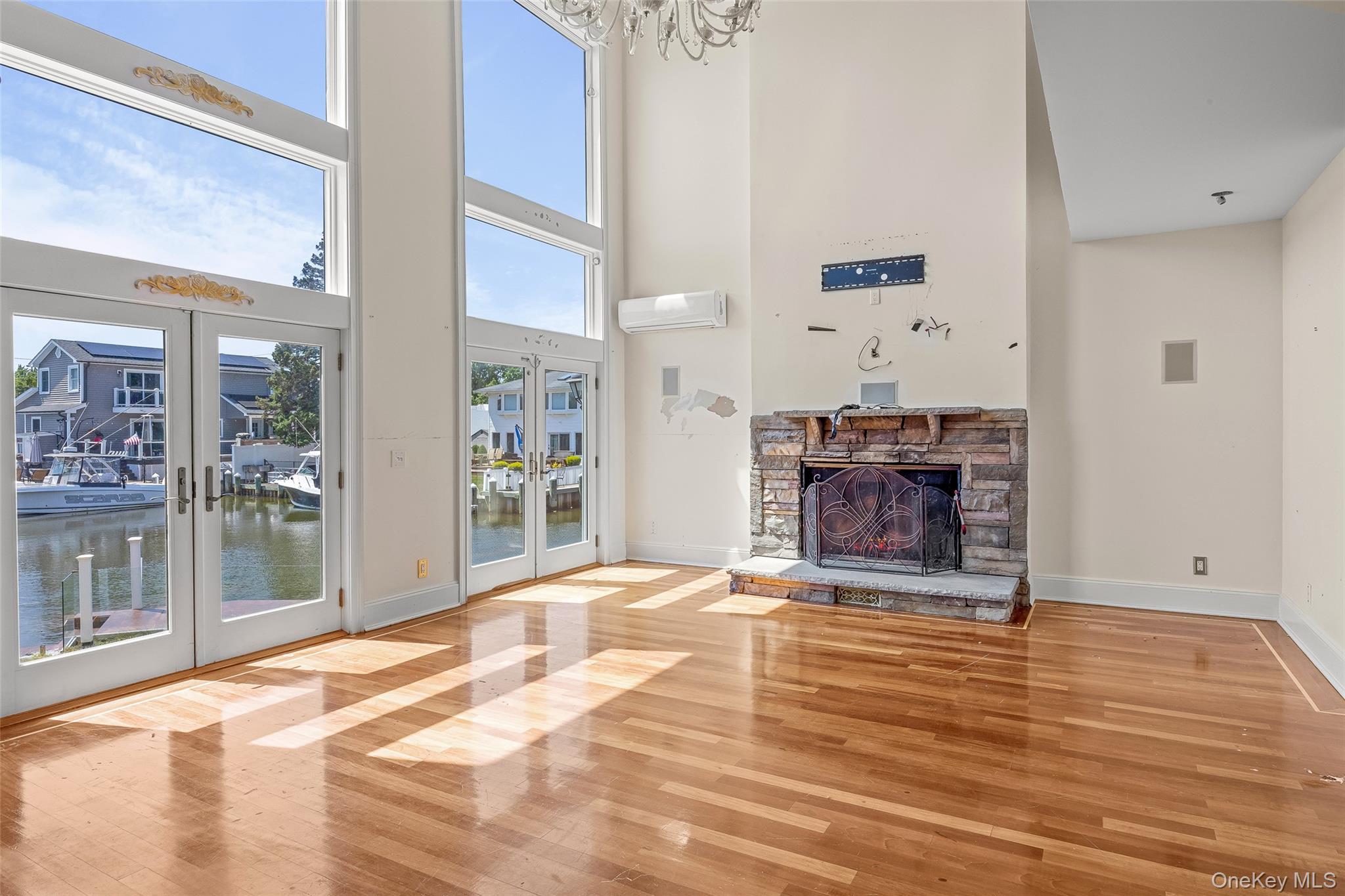 #4 photo, 4 Sutton Place, Massapequa , NY 11758