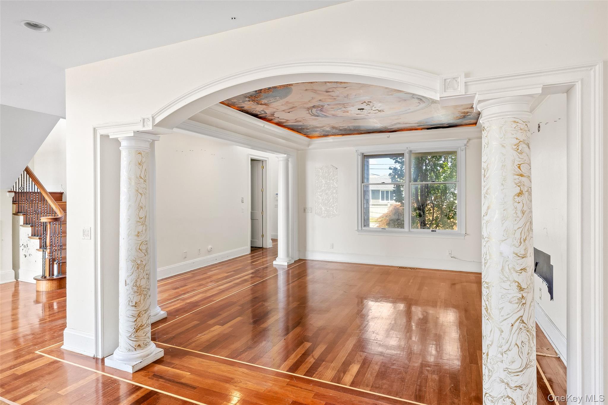 #8 photo, 4 Sutton Place, Massapequa , NY 11758