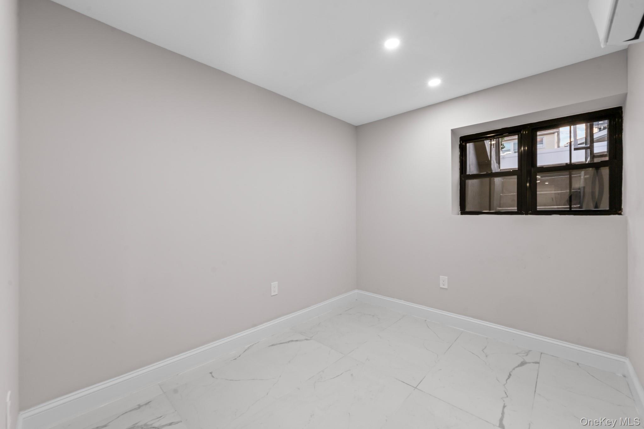 #11 photo, 8060 164th Street, Hillcrest (Queens) , NY 11432