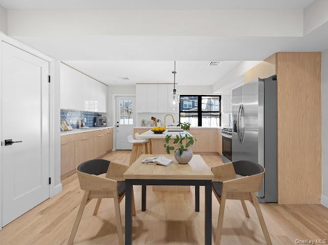 #2 photo, 8060 164th Street, Hillcrest (Queens) , NY 11432