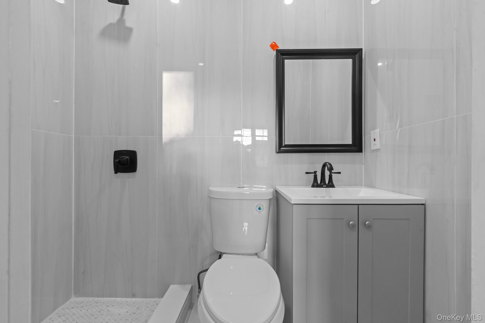 #6 photo, 8060 164th Street, Hillcrest (Queens) , NY 11432