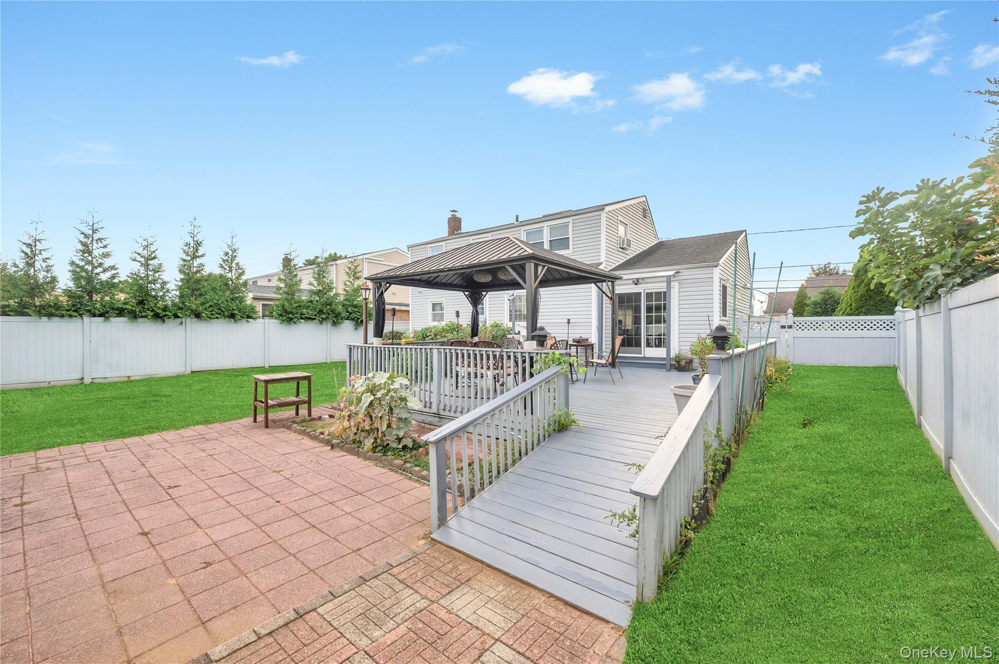 #20 photo, 154 8th Street, Bethpage , NY 11714