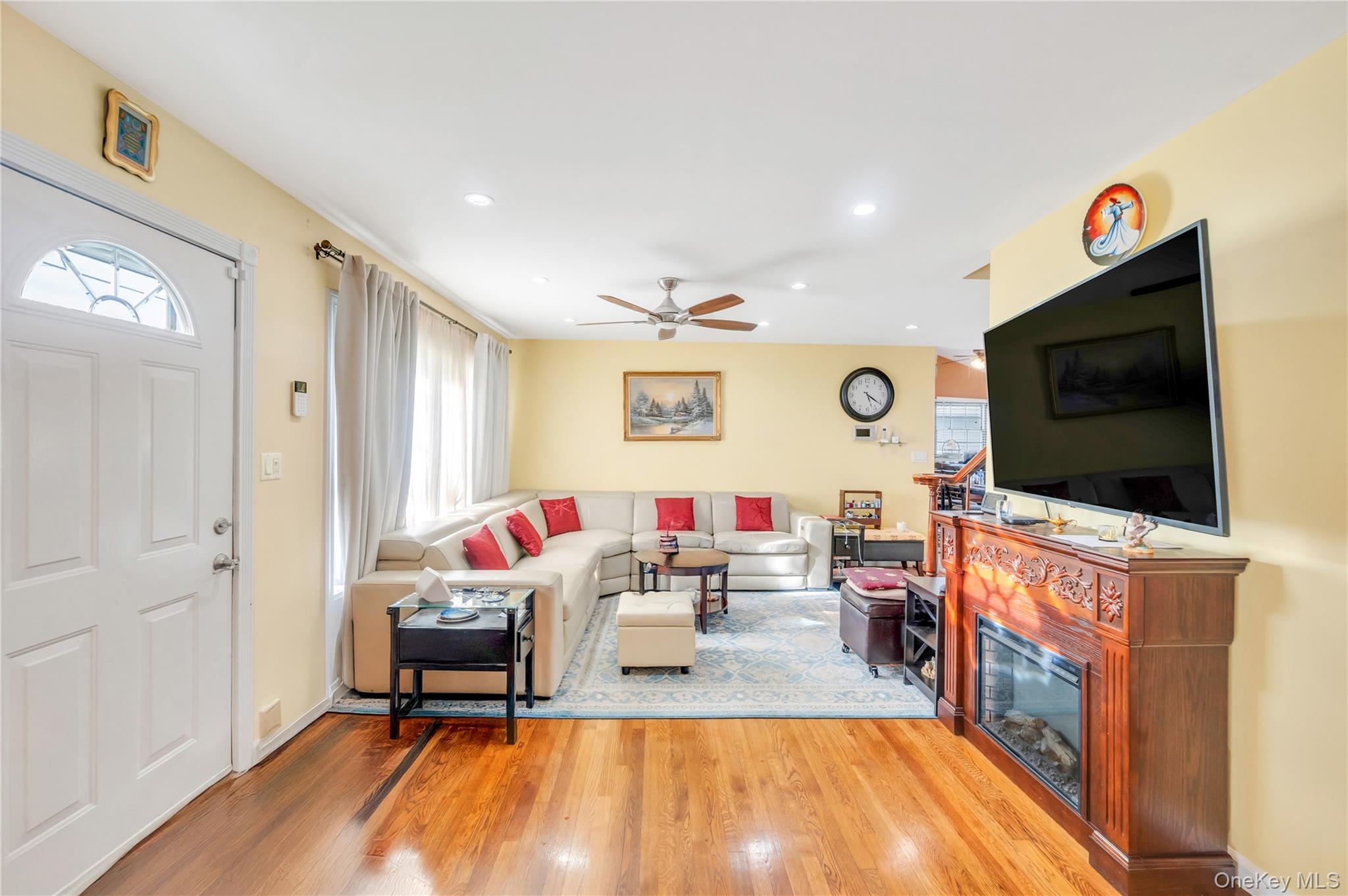 #4 photo, 154 8th Street, Bethpage , NY 11714