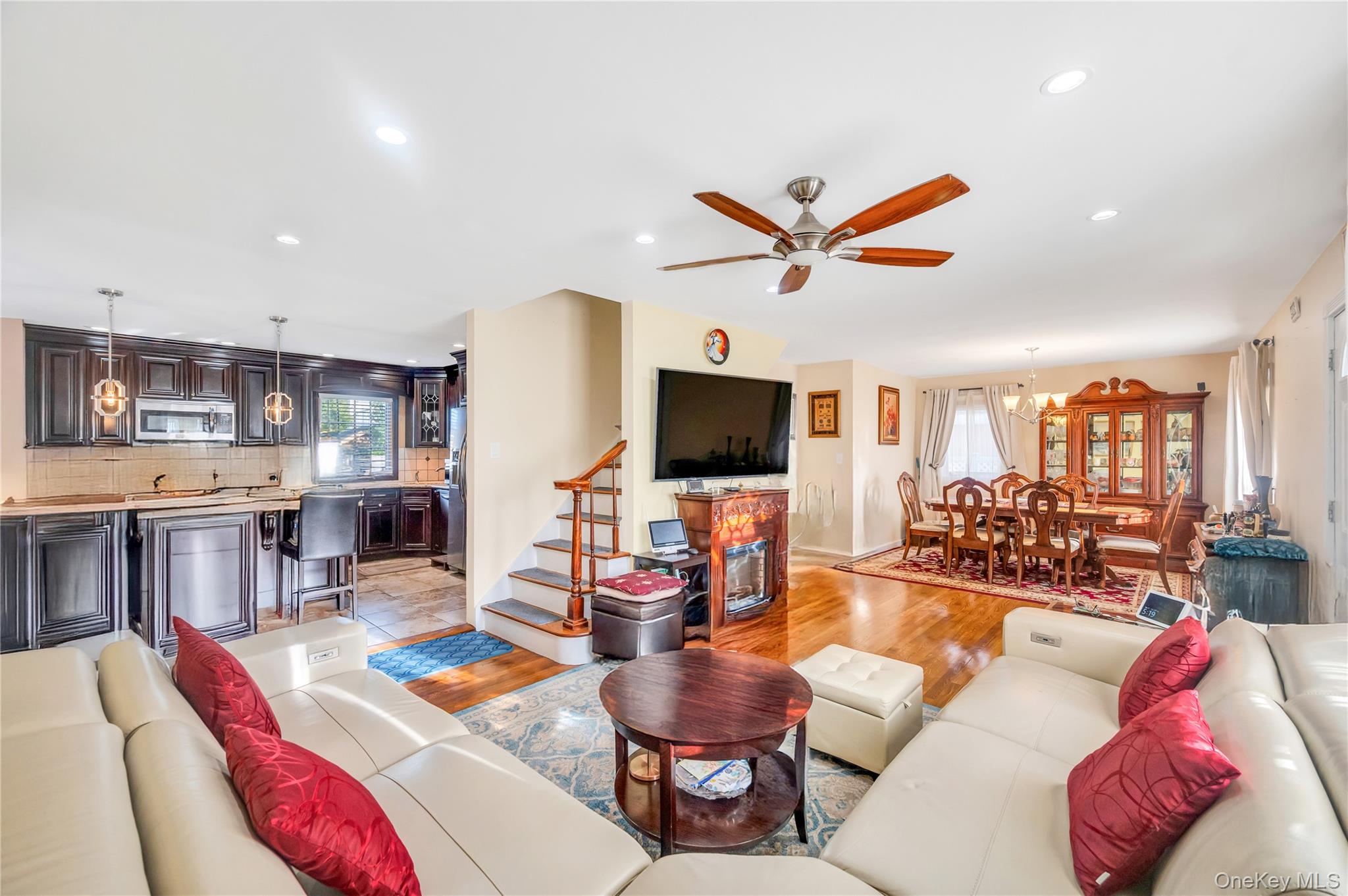 #5 photo, 154 8th Street, Bethpage , NY 11714