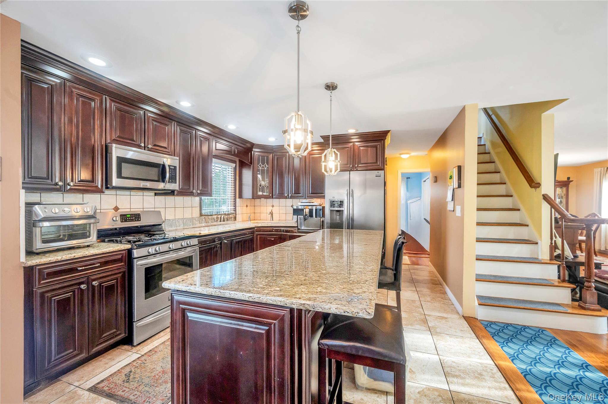 #7 photo, 154 8th Street, Bethpage , NY 11714