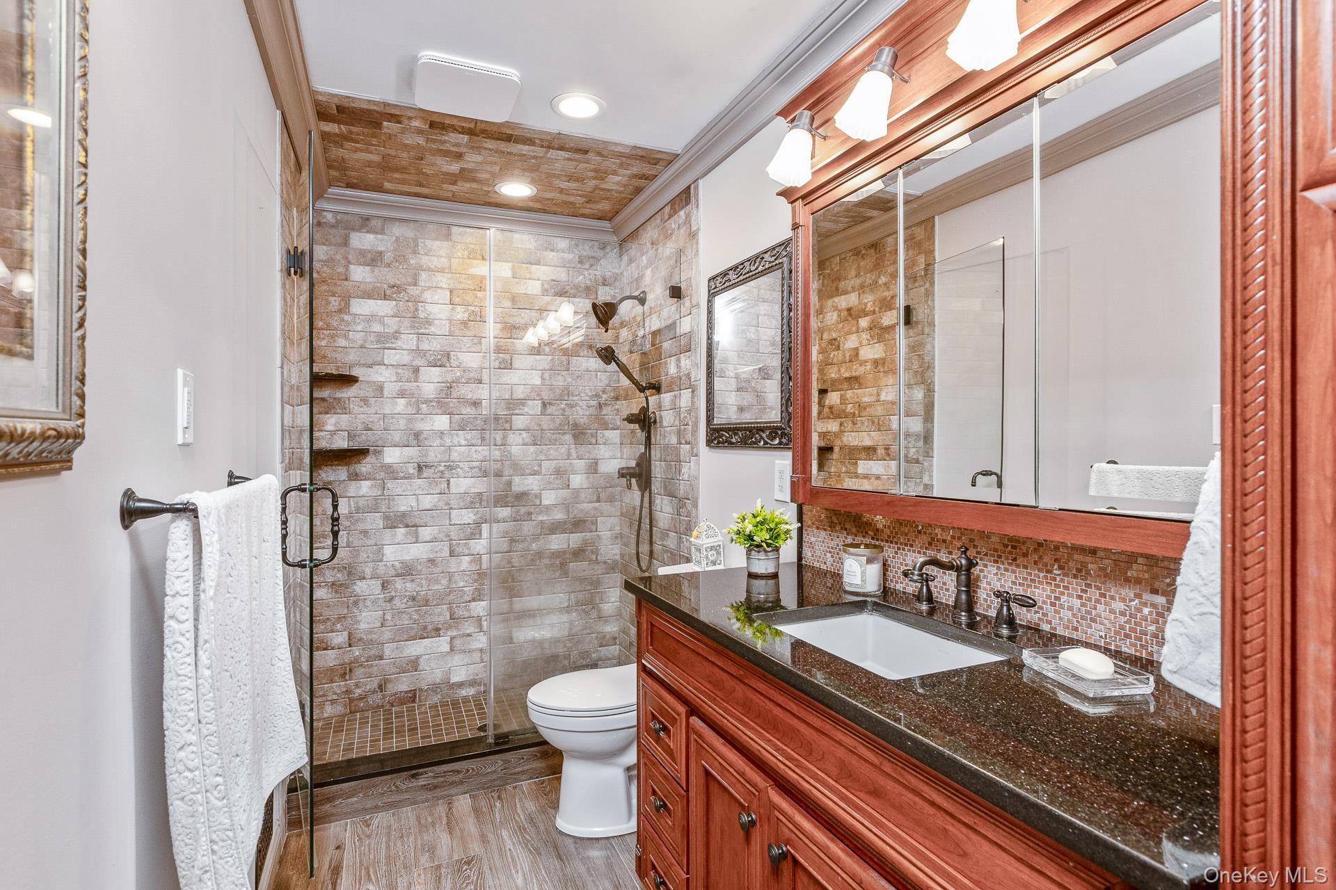 #16 photo, 190 Northern Boulevard, Saint James , NY 11780