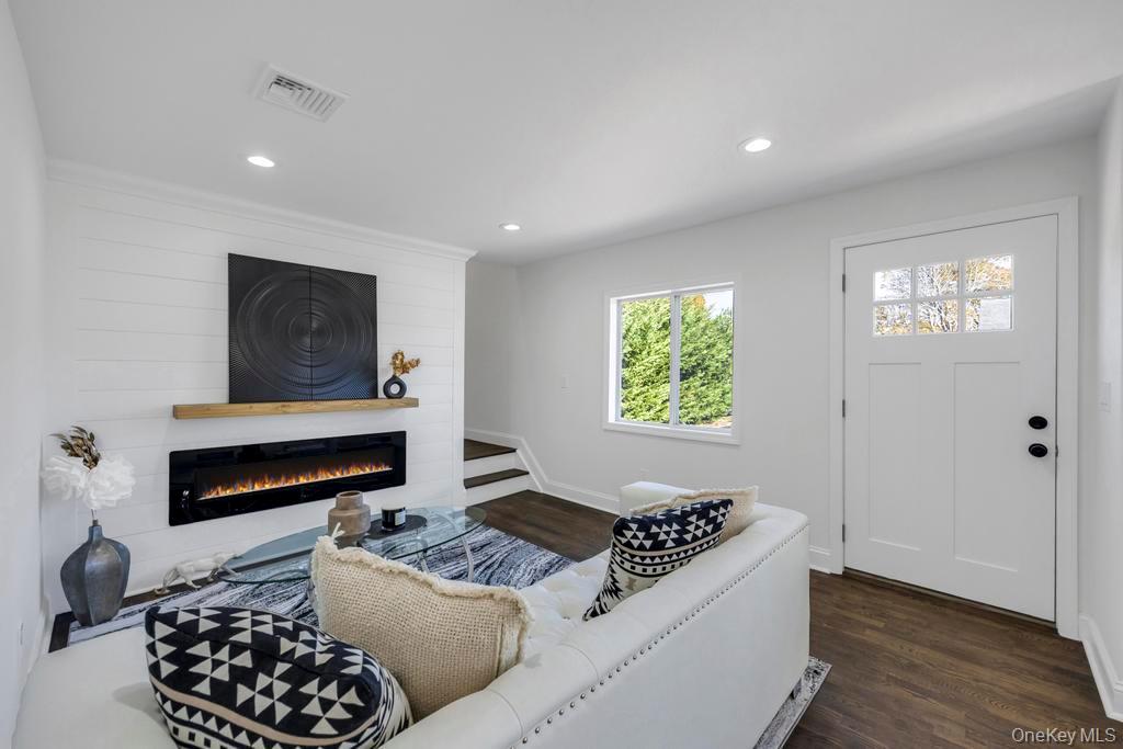 #9 photo, 60 Rollstone Avenue, West Sayville , NY 11796