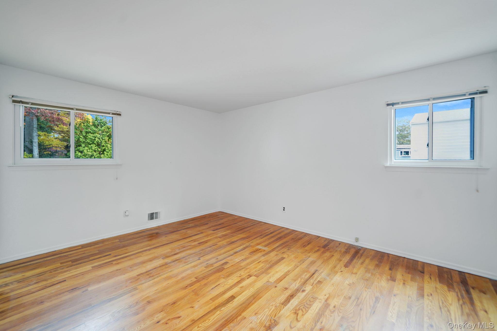 #11 photo, 2 Garden Court, Port Jefferson Station , NY 11776