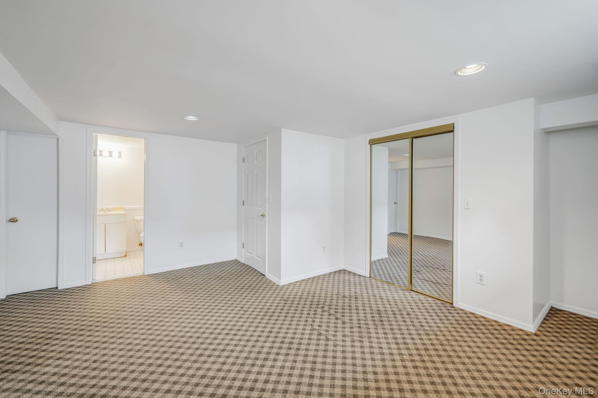 #17 photo, 2 Garden Court, Port Jefferson Station , NY 11776