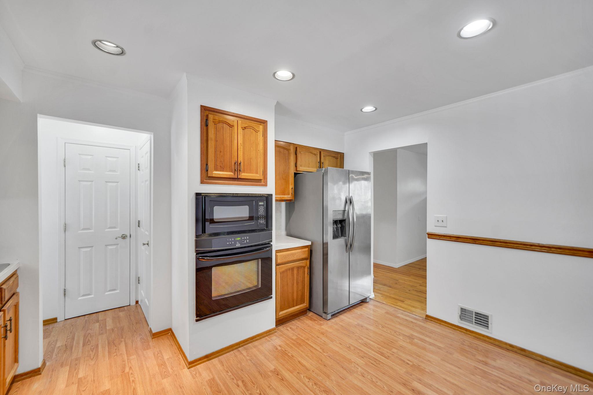 #9 photo, 2 Garden Court, Port Jefferson Station , NY 11776