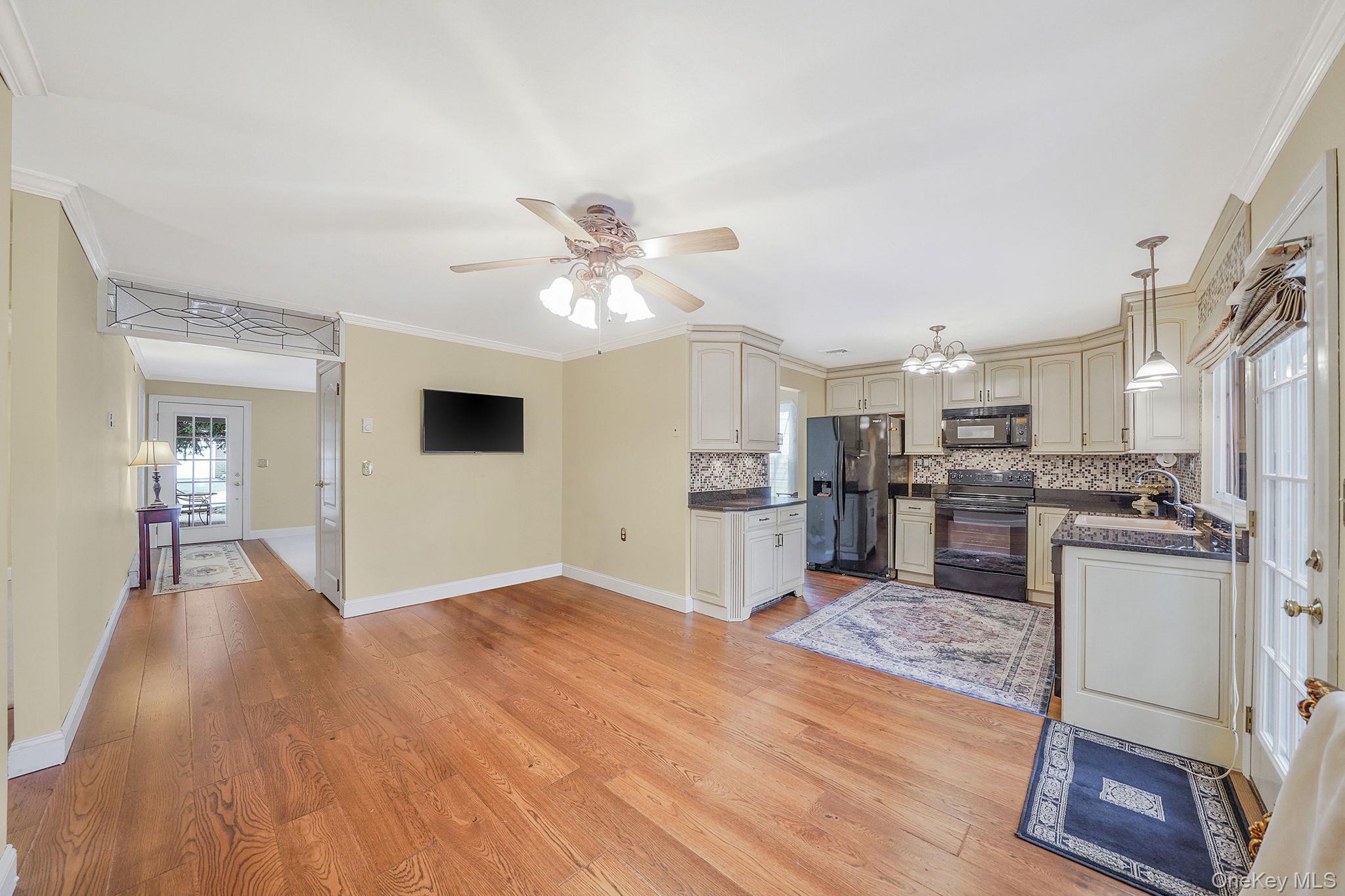 #16 photo, 202 Belfast Lane, Ridge , NY 11961